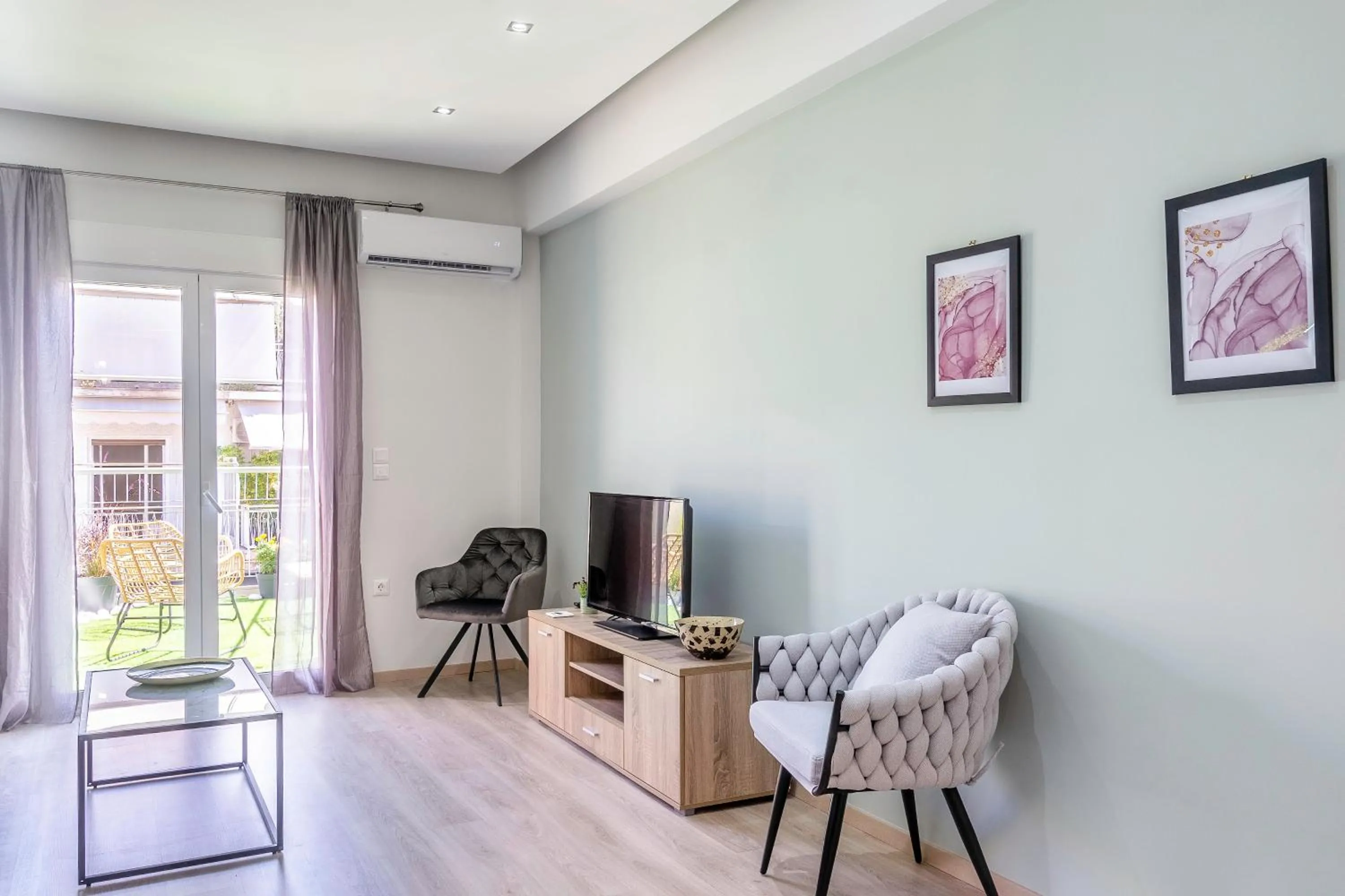 Communal lounge/ TV room in 2 Bedroom condo with dream balcony
