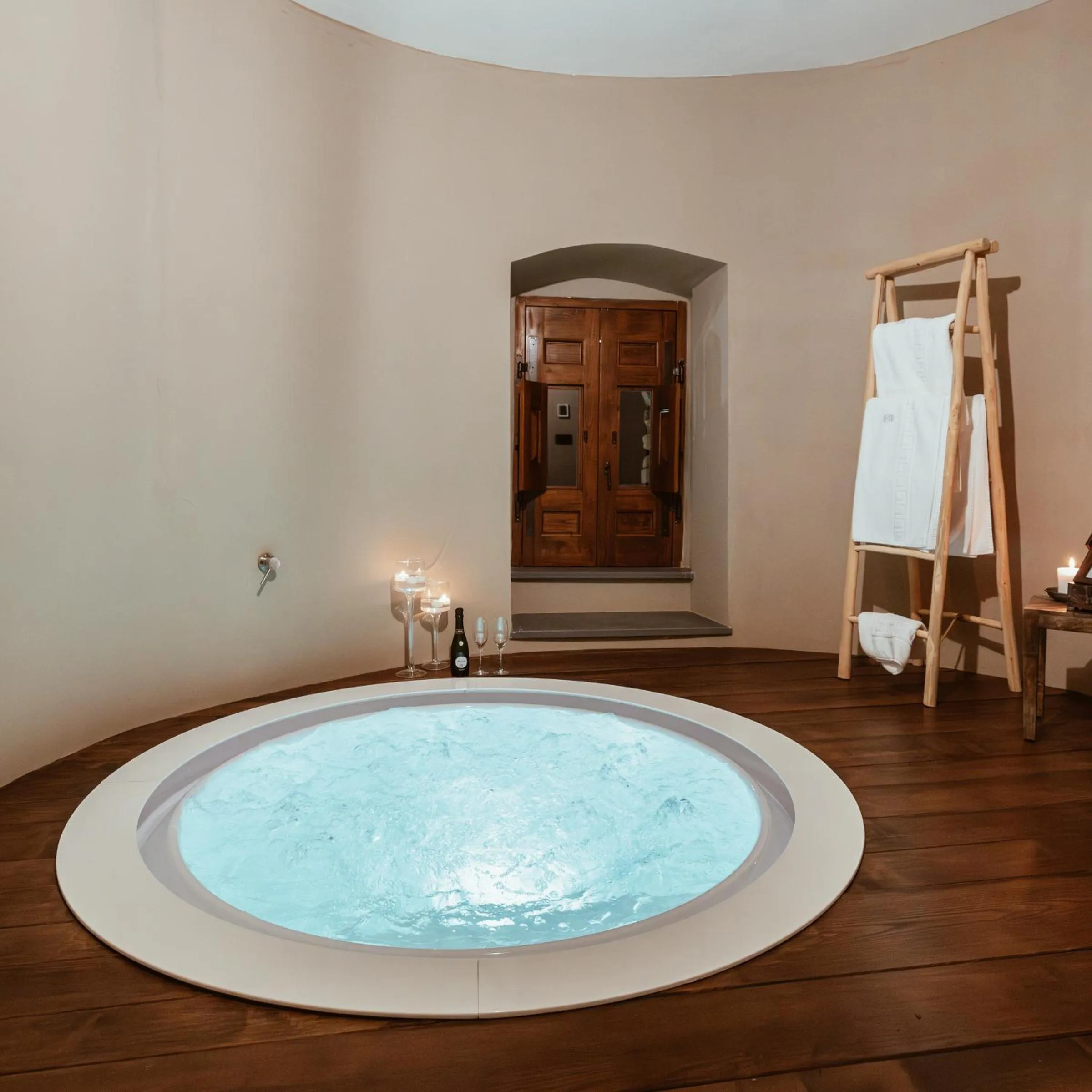 Hot Tub in Castello di Rocca Cilento