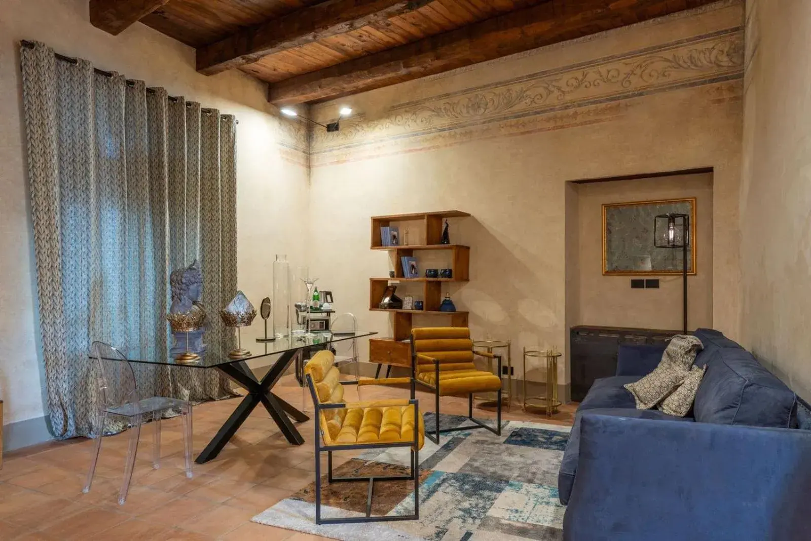 Queen Suite with Spa Bath - single occupancy in Castello di Rocca Cilento Queen Suite with Spa Bath - single occupancy in Castello di Rocca Cilento