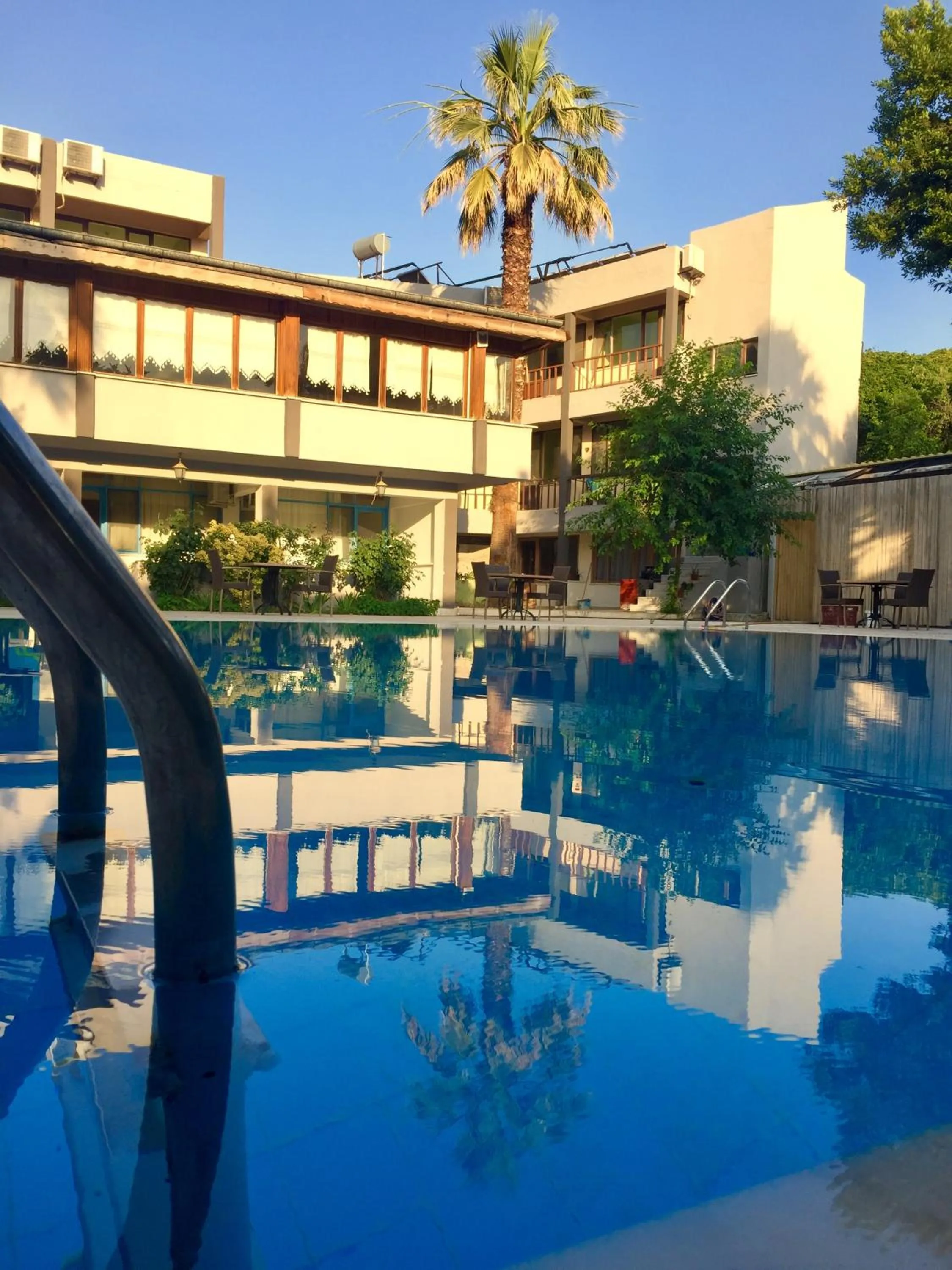 Swimming pool in ARTEMİS YÖRÜK OTEL OLD TOWN PAMUKKALE