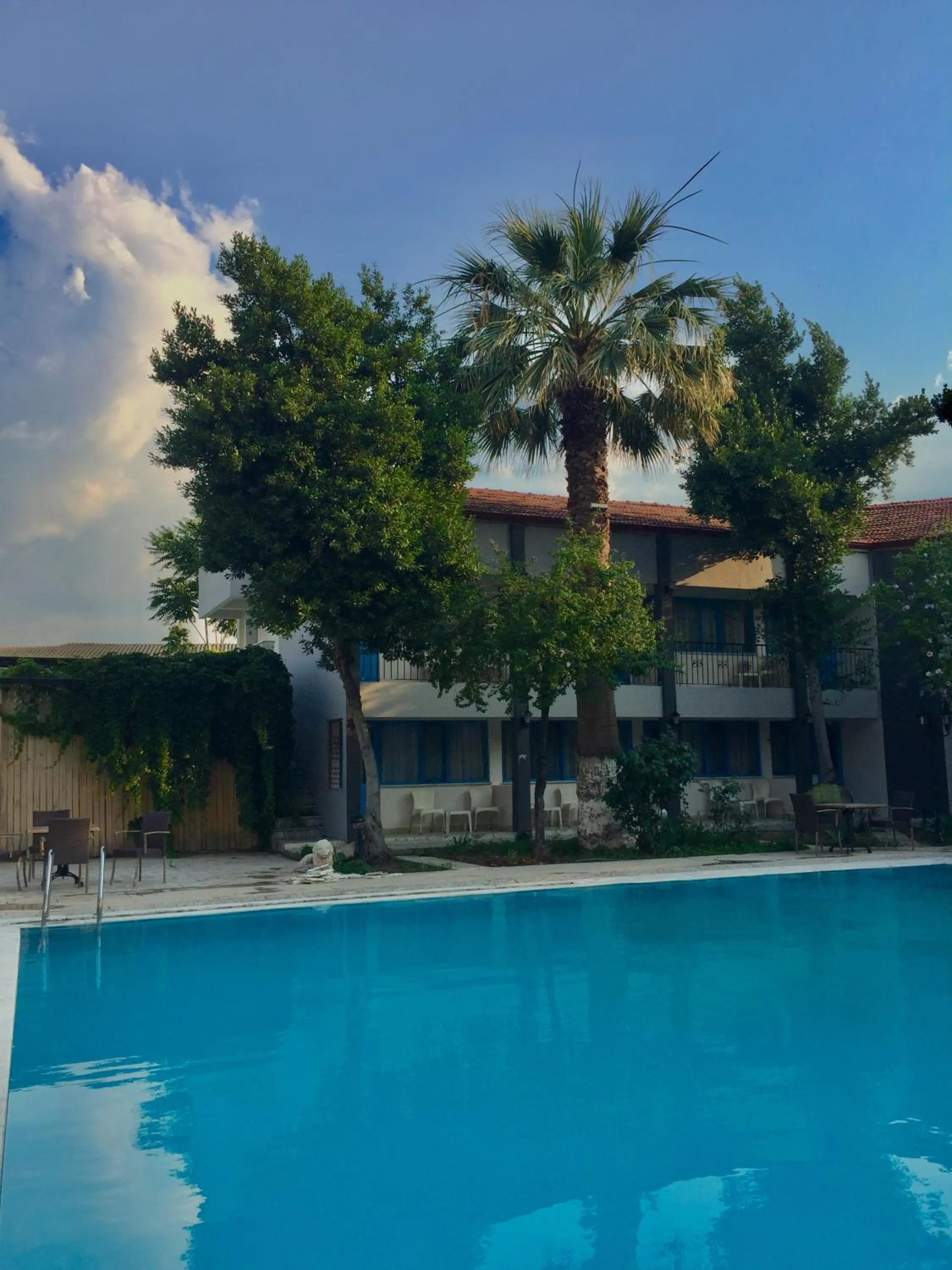 Pool view in ARTEMİS YÖRÜK OTEL OLD TOWN PAMUKKALE