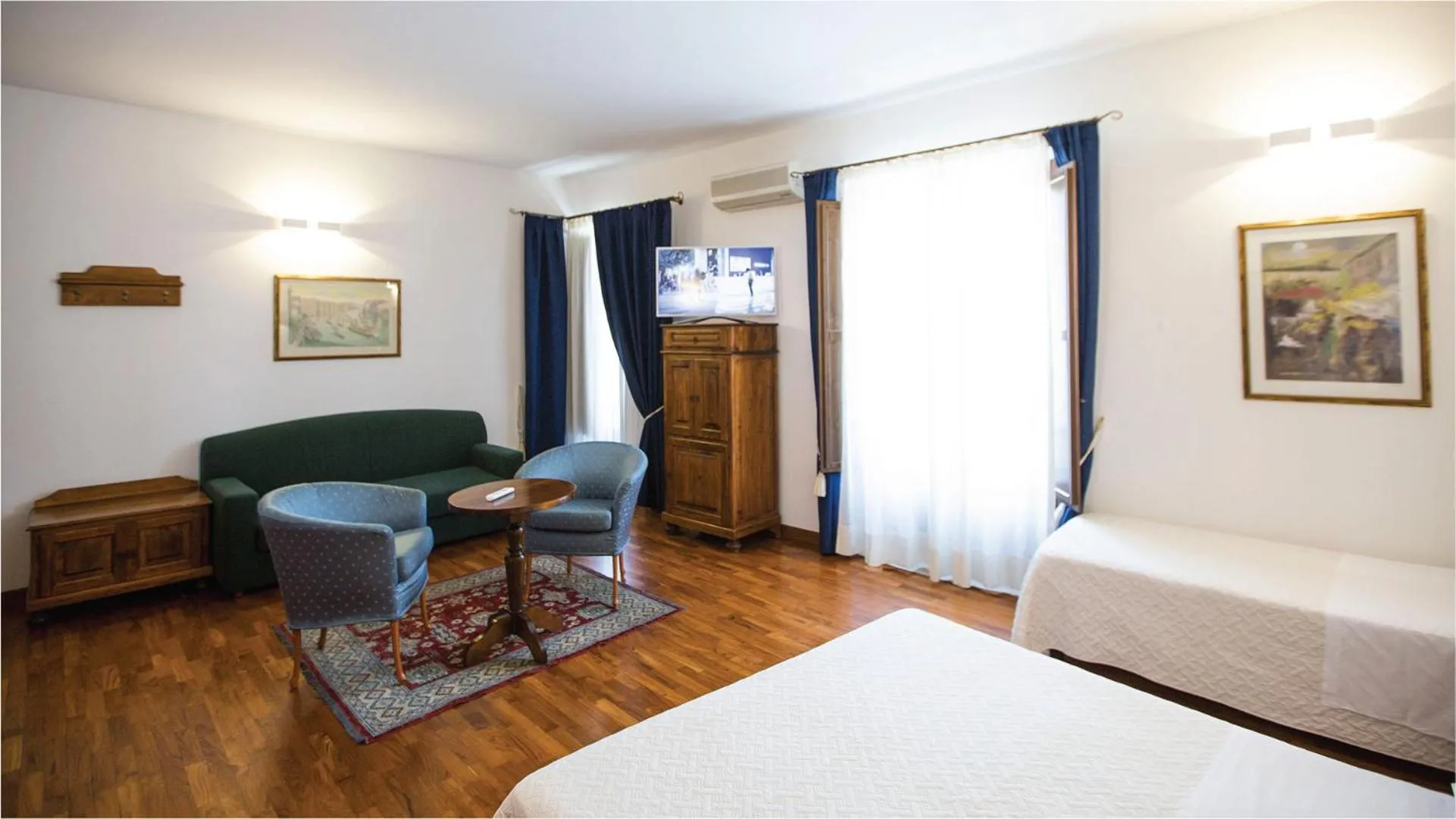 Photo of the whole room, Bed in Hotel La Piazzetta