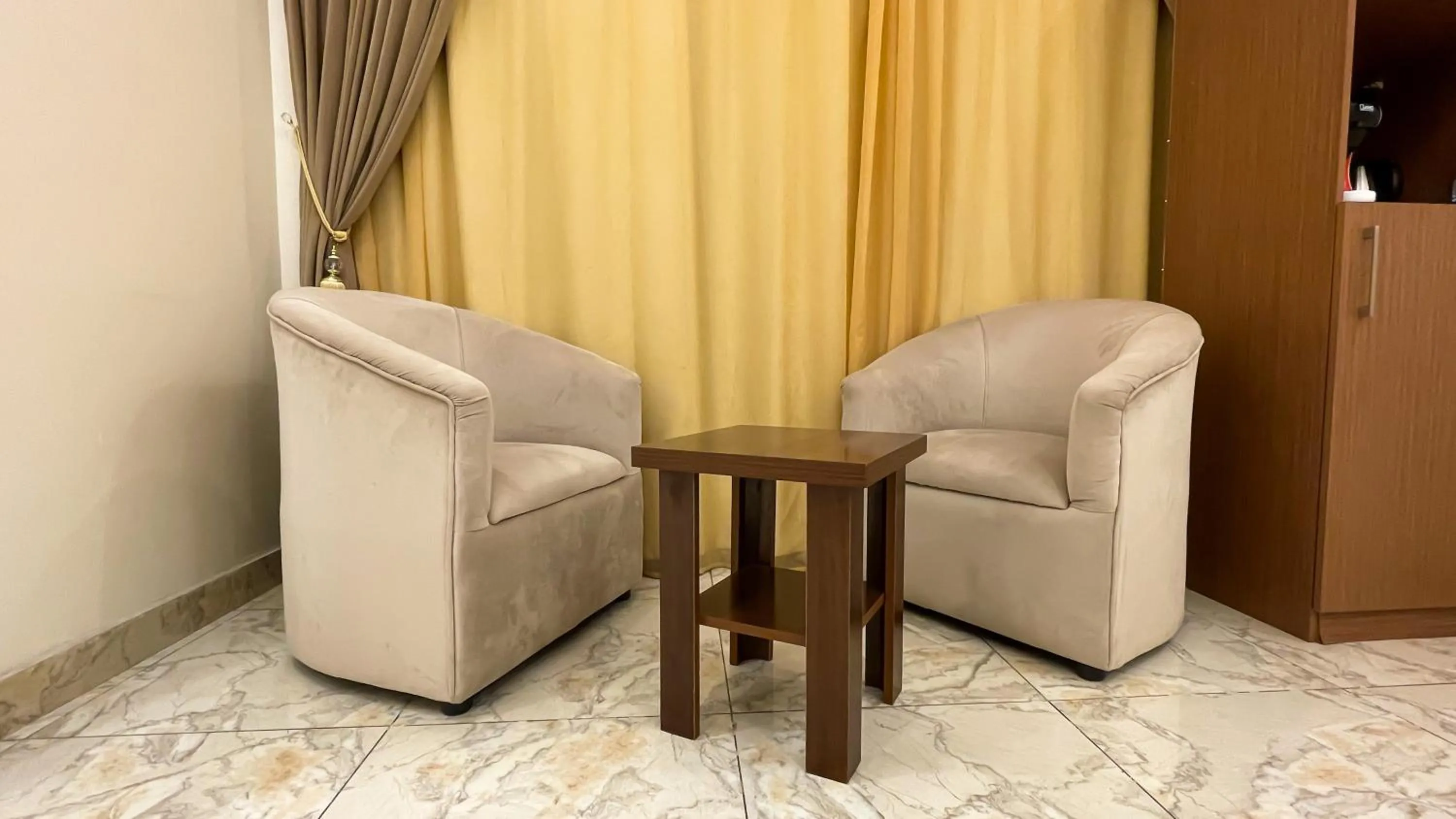 Seating area in Taj Aleiman Hotel 