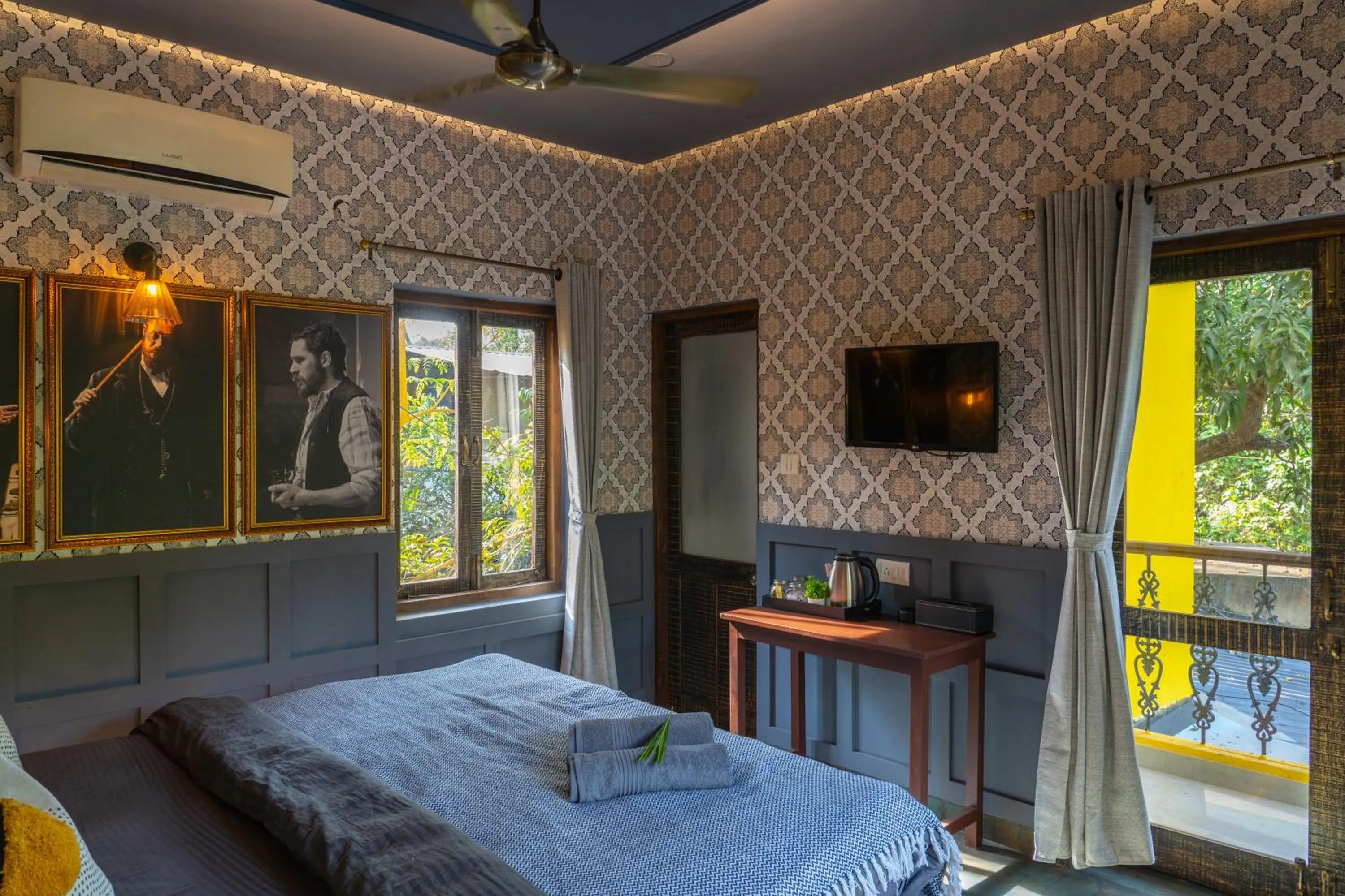 Photo of the whole room, Bed in Whoopers Boutique Hotel, Anjuna