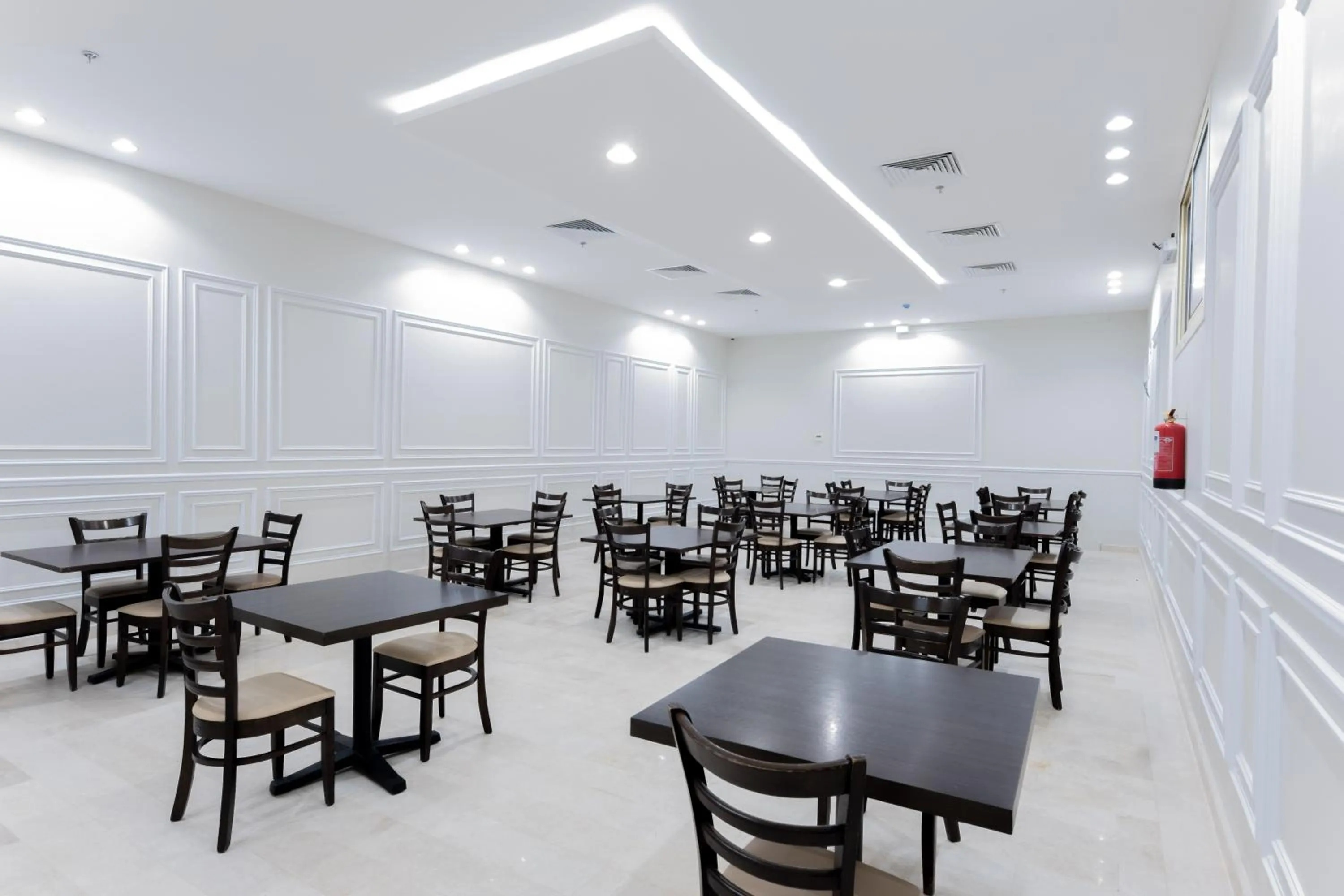 Restaurant/places to eat in Shyan Hotel