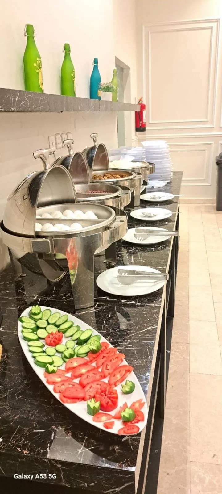 Restaurant/places to eat in Shyan Hotel