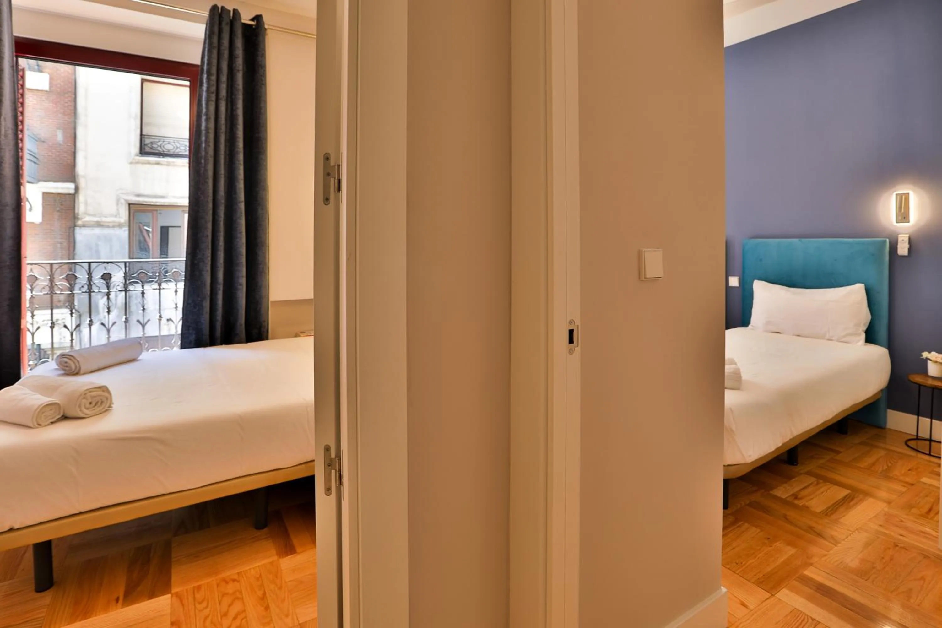 Photo of the whole room, Bed in Gran Vía. Salud. Puerta del Sol. Callao.