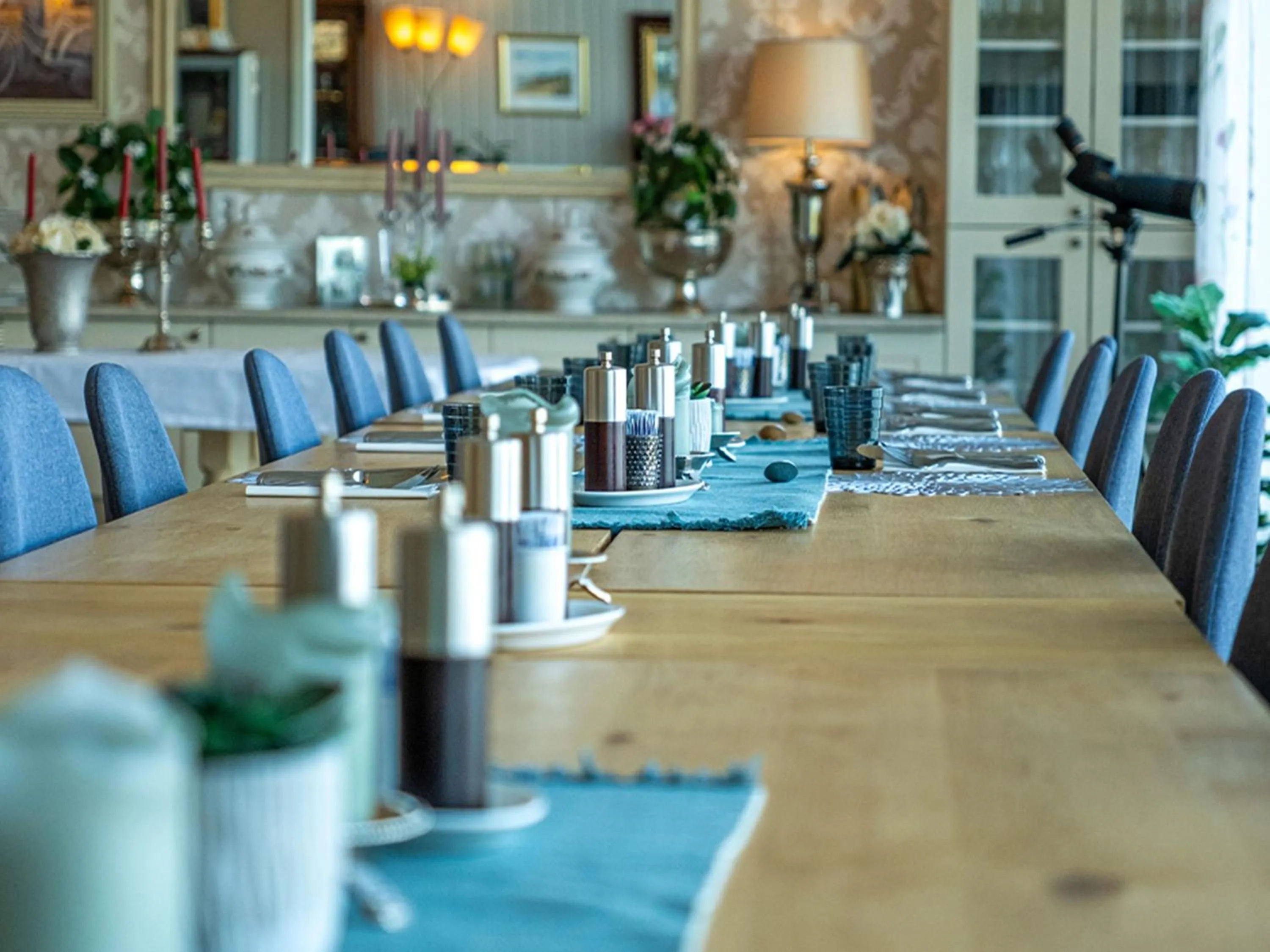 Dining area in Arctic Panorama Lodge