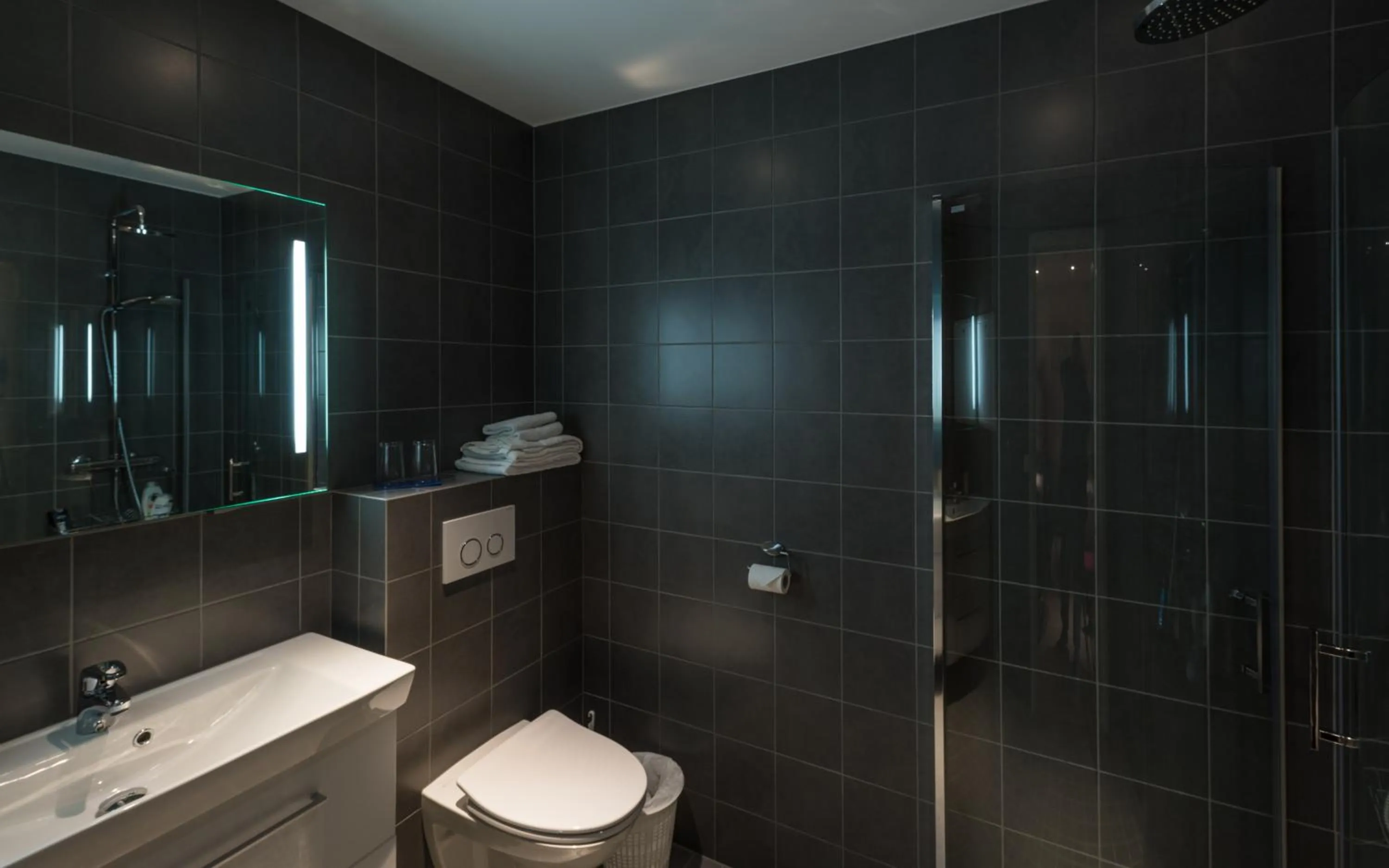 Bathroom in Arctic Panorama Lodge