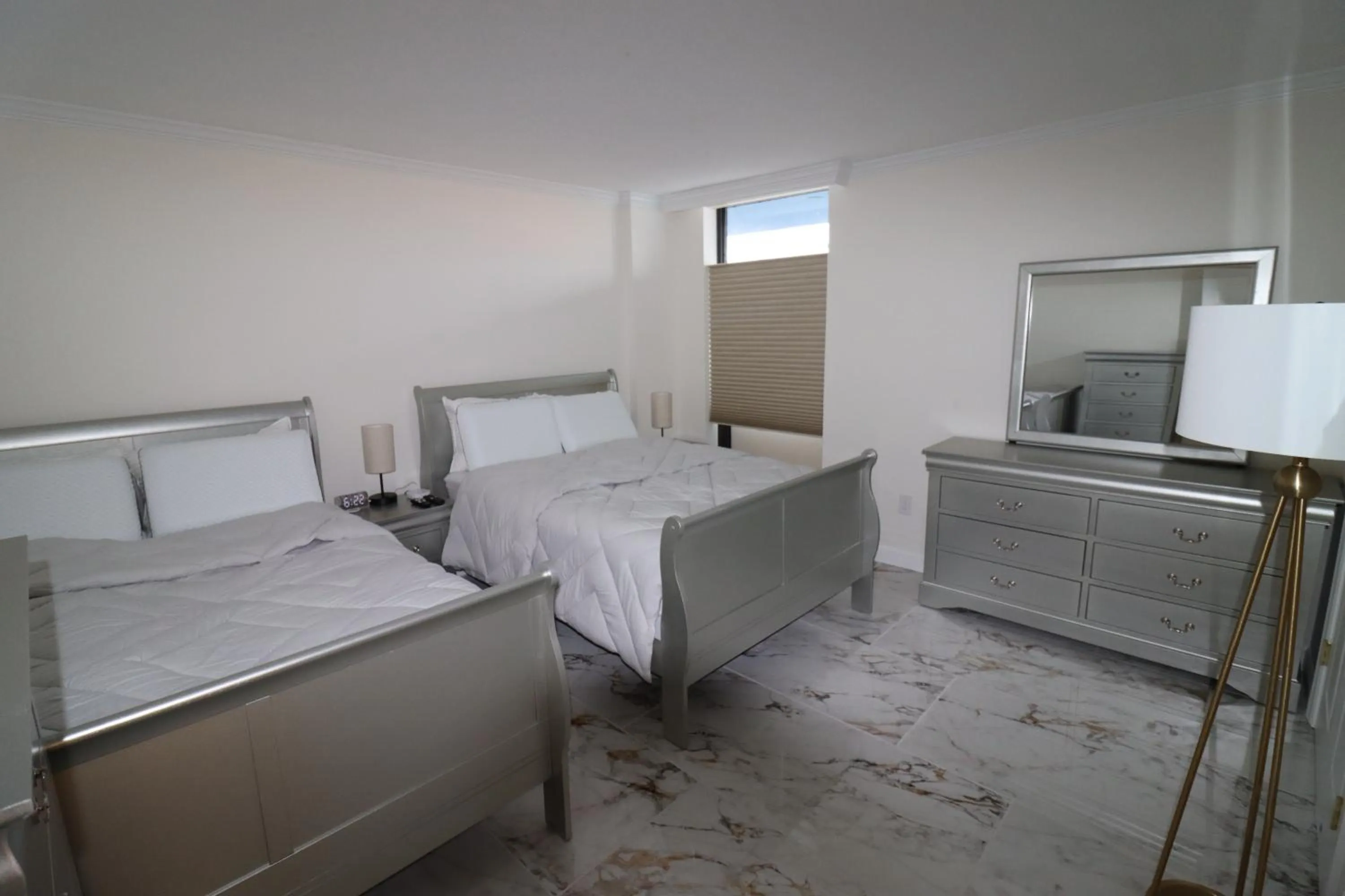 Bedroom, Bed in Beach Luxury Oceanfront