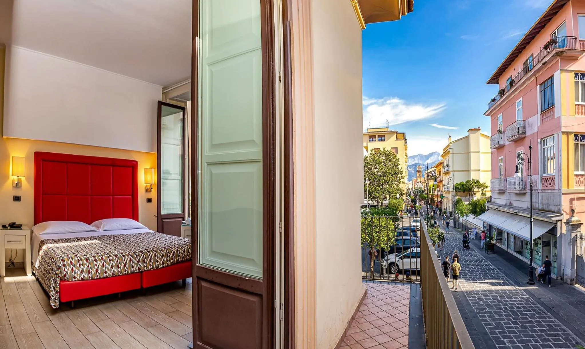 Day, Bed in Blurooms