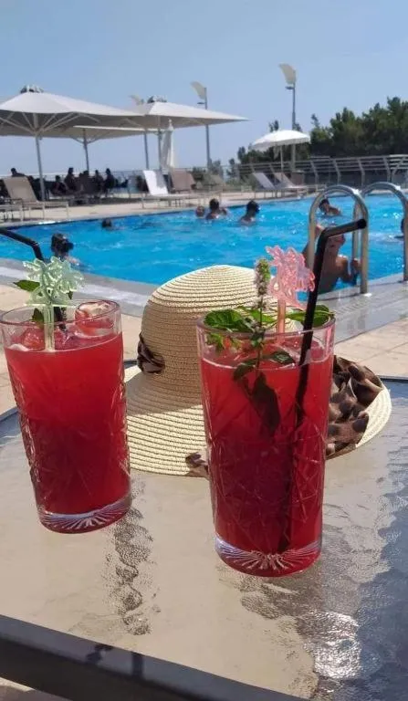 Swimming pool in Giannis Village Resort