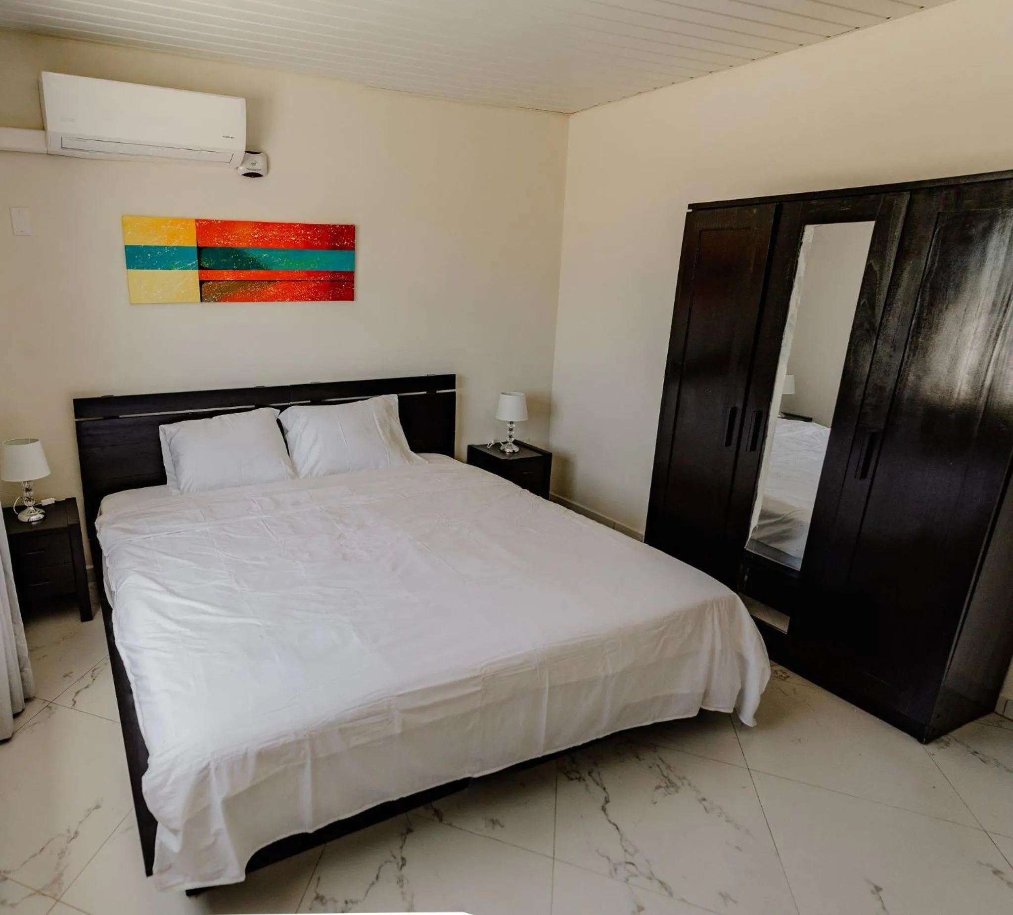 Bedroom, Bed in Elegant 2-bedroom apartment 2 km from Eagle beach