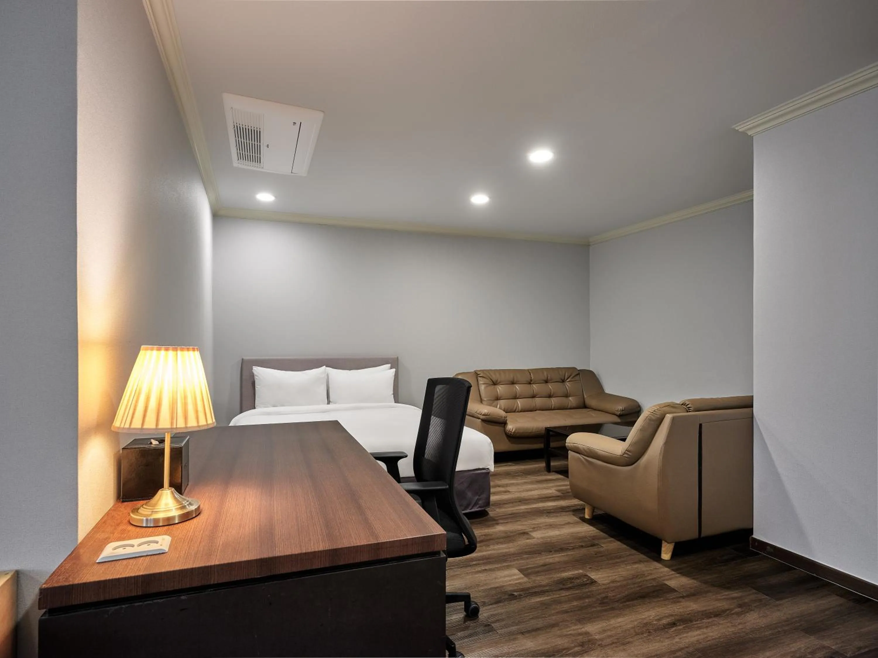 Decorative detail, Bed in Ramada Hotel and Suites Seoul Namdaemun