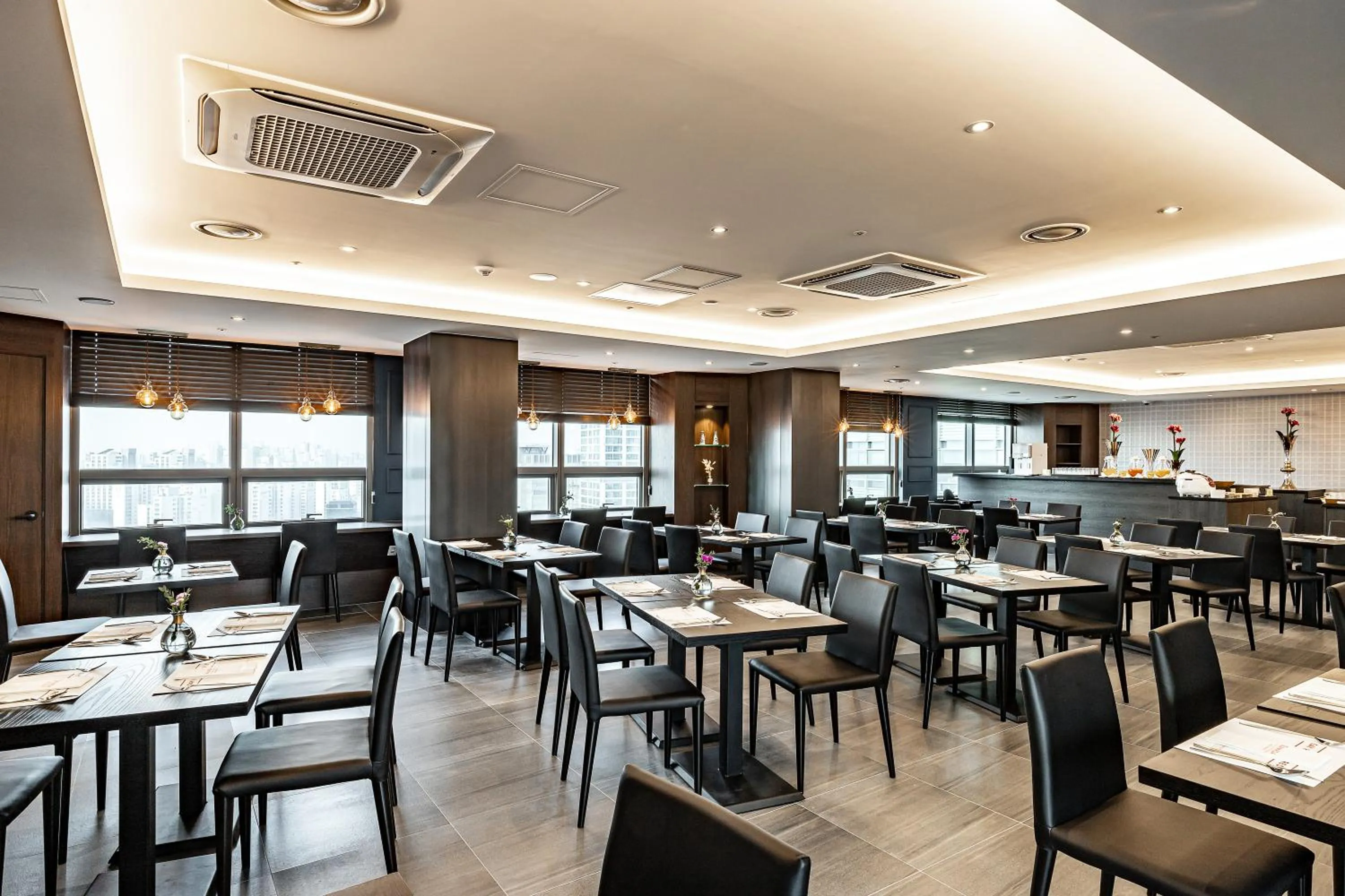 Restaurant/places to eat in Ramada Hotel and Suites Seoul Namdaemun