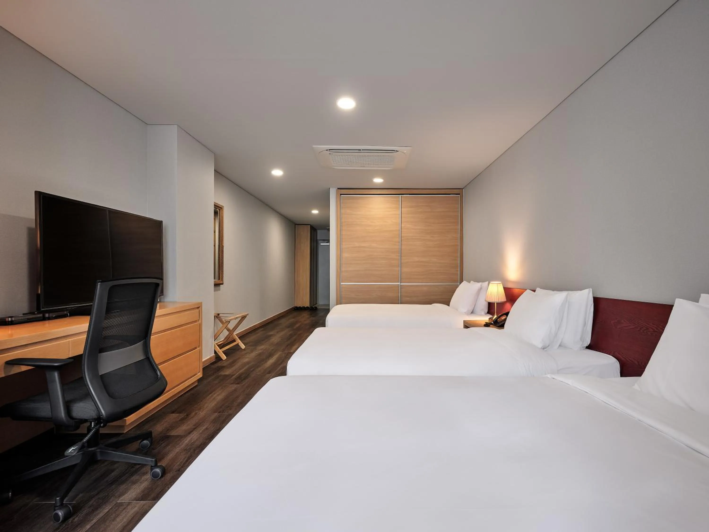 Decorative detail, Bed in Ramada Hotel and Suites Seoul Namdaemun