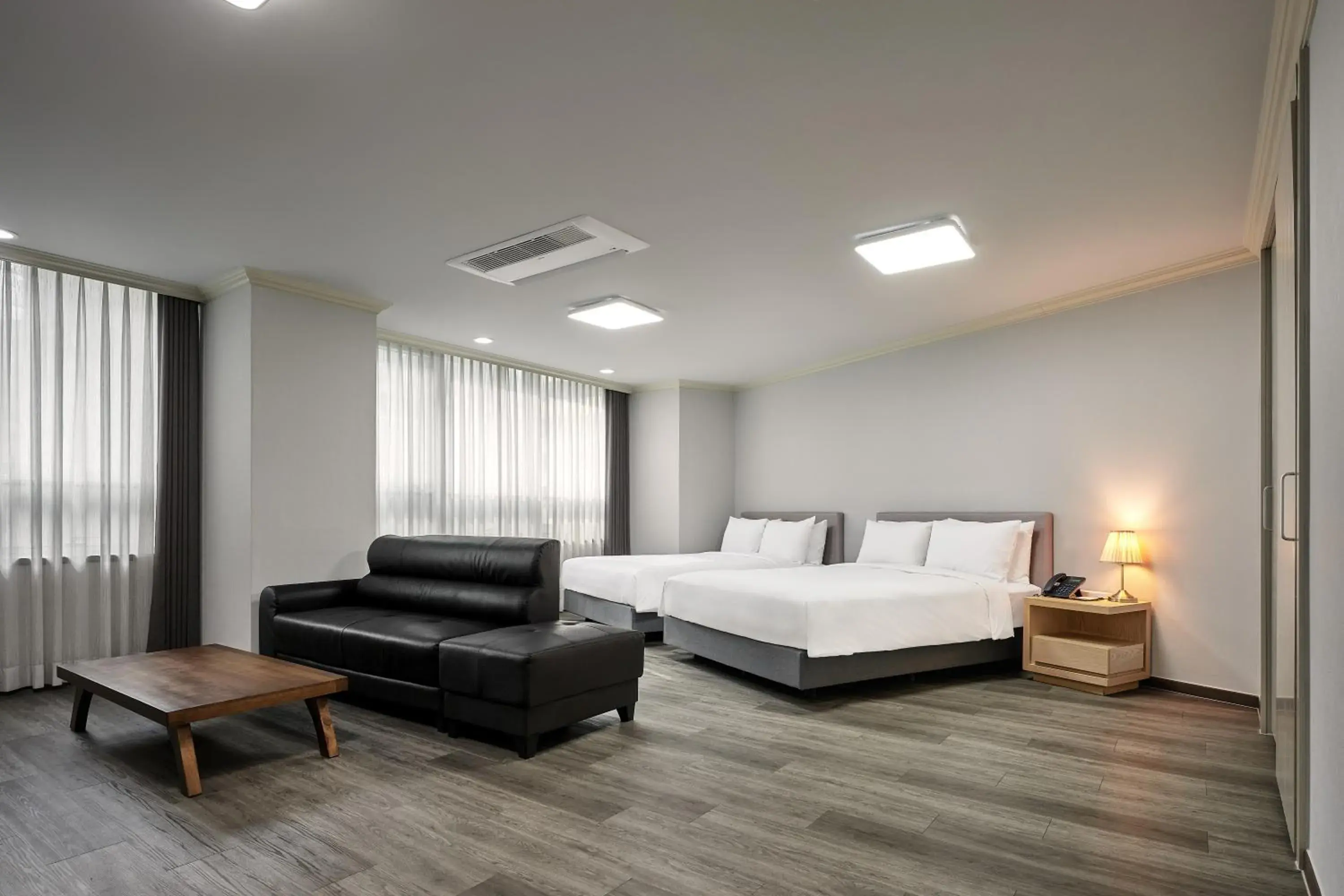 Premier Family in Ramada Hotel and Suites Seoul Namdaemun Premier Family in Ramada Hotel and Suites Seoul Namdaemun