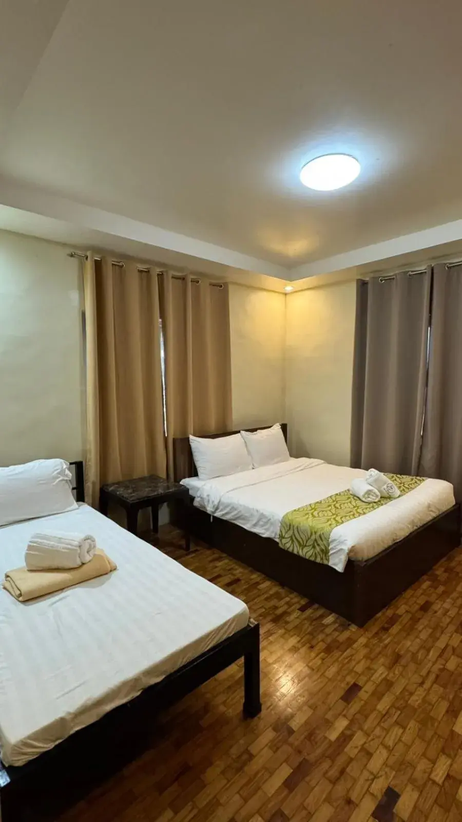 Bed in Elliannah Pines Hotel Bed in Elliannah Pines Hotel