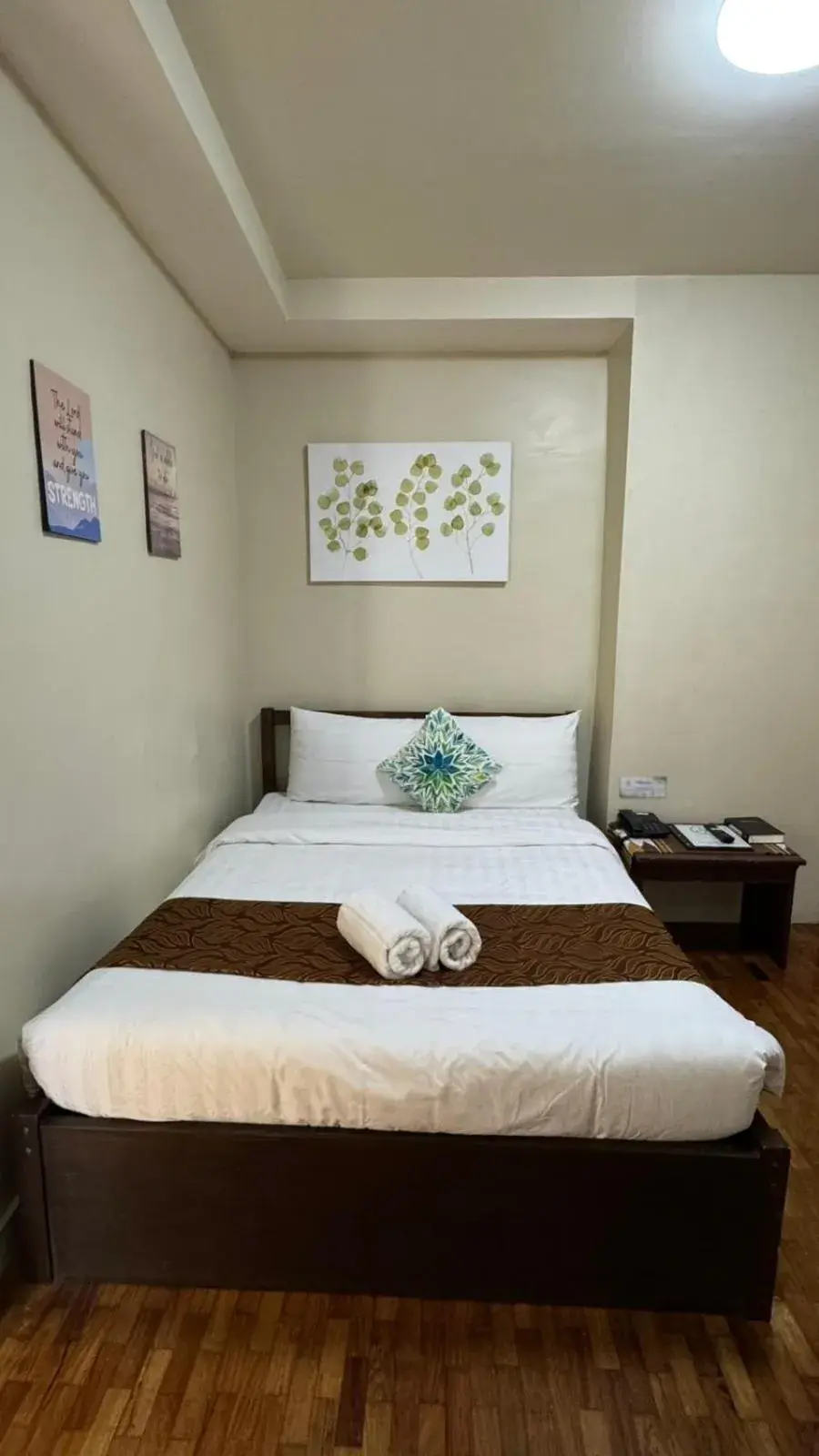 Bed in Elliannah Pines Hotel Bed in Elliannah Pines Hotel