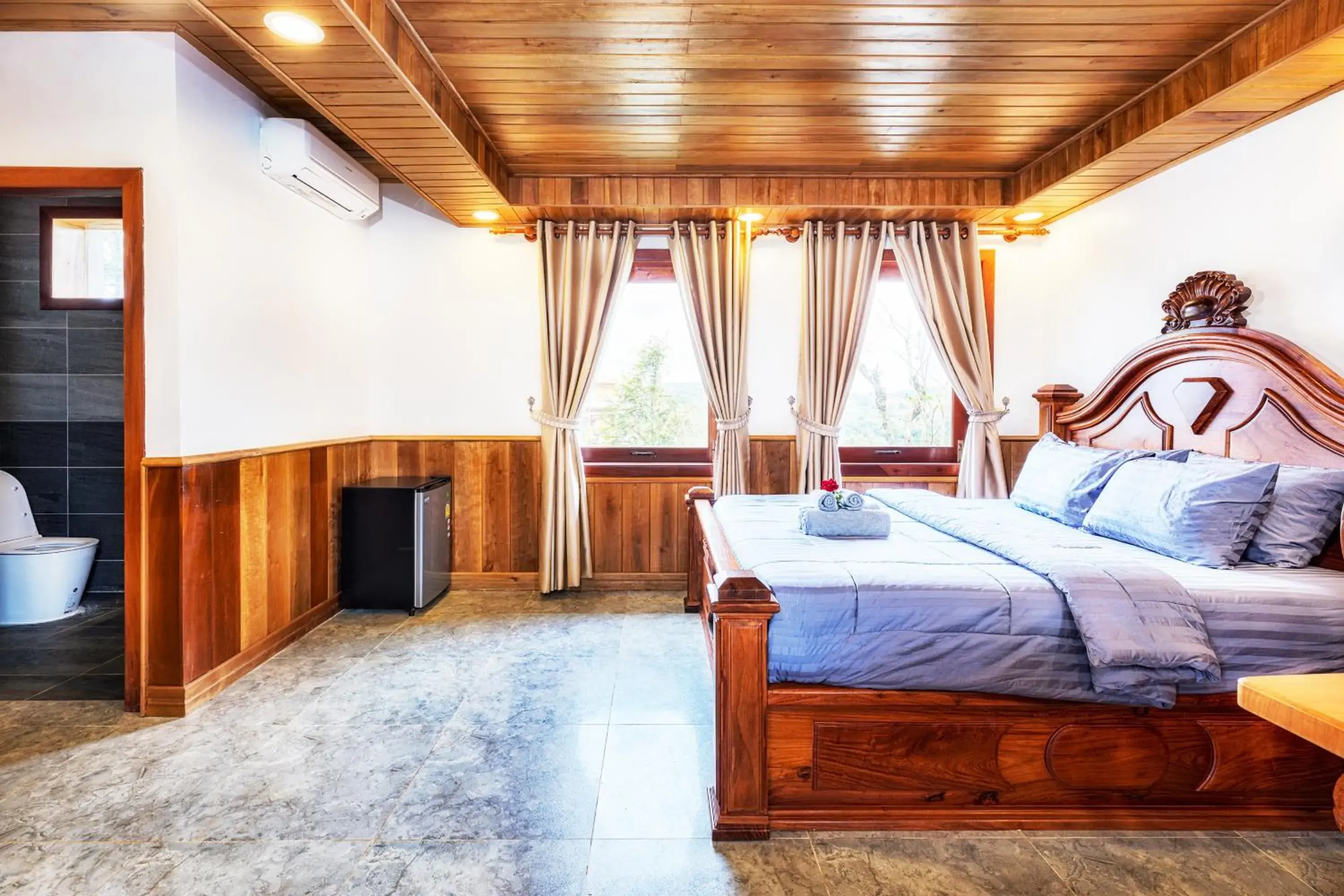 Photo of the whole room, Bed in KNN Luxury Hill Photo of the whole room, Bed in KNN Luxury Hill