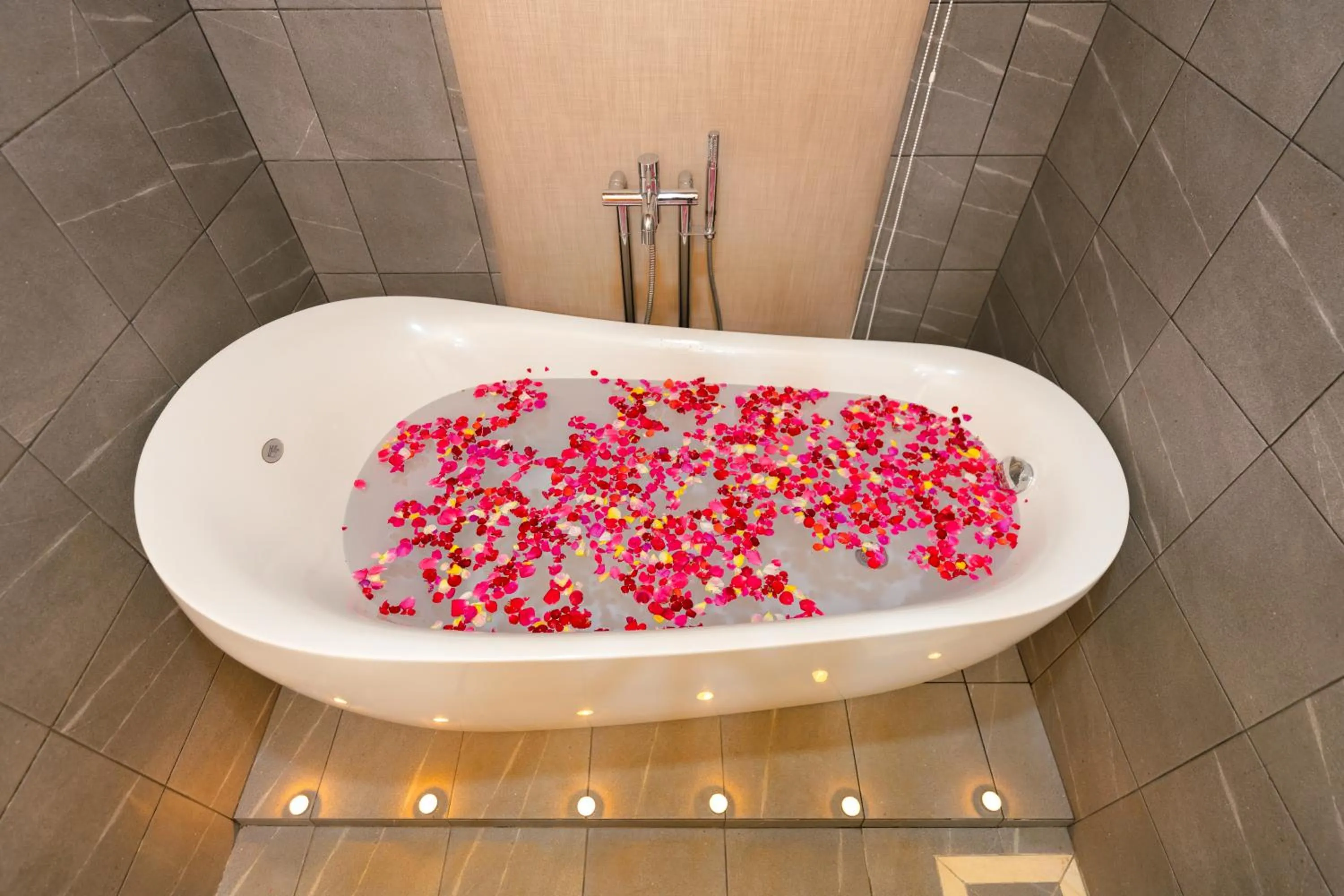 Bath in KNN Luxury Hill