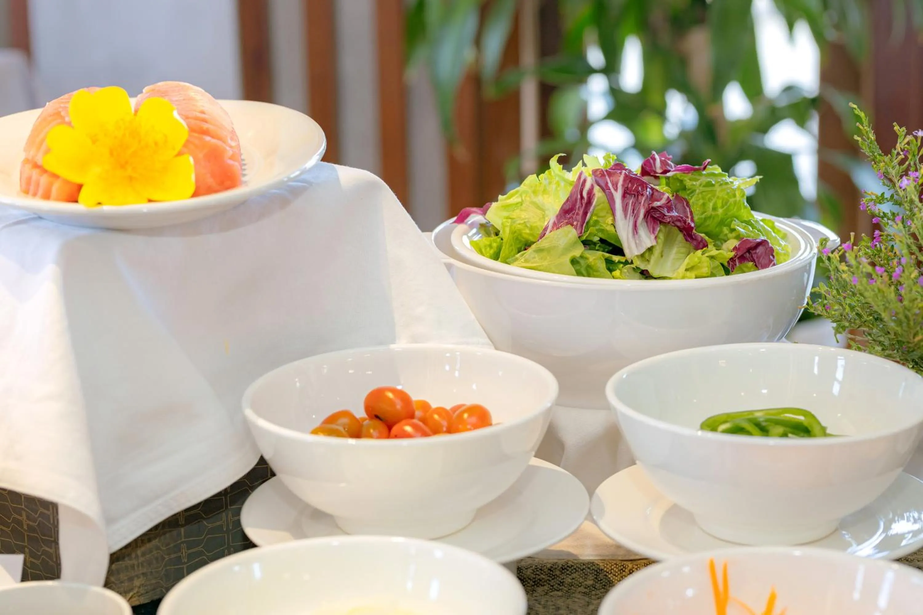 Breakfast in KNN Luxury Hill