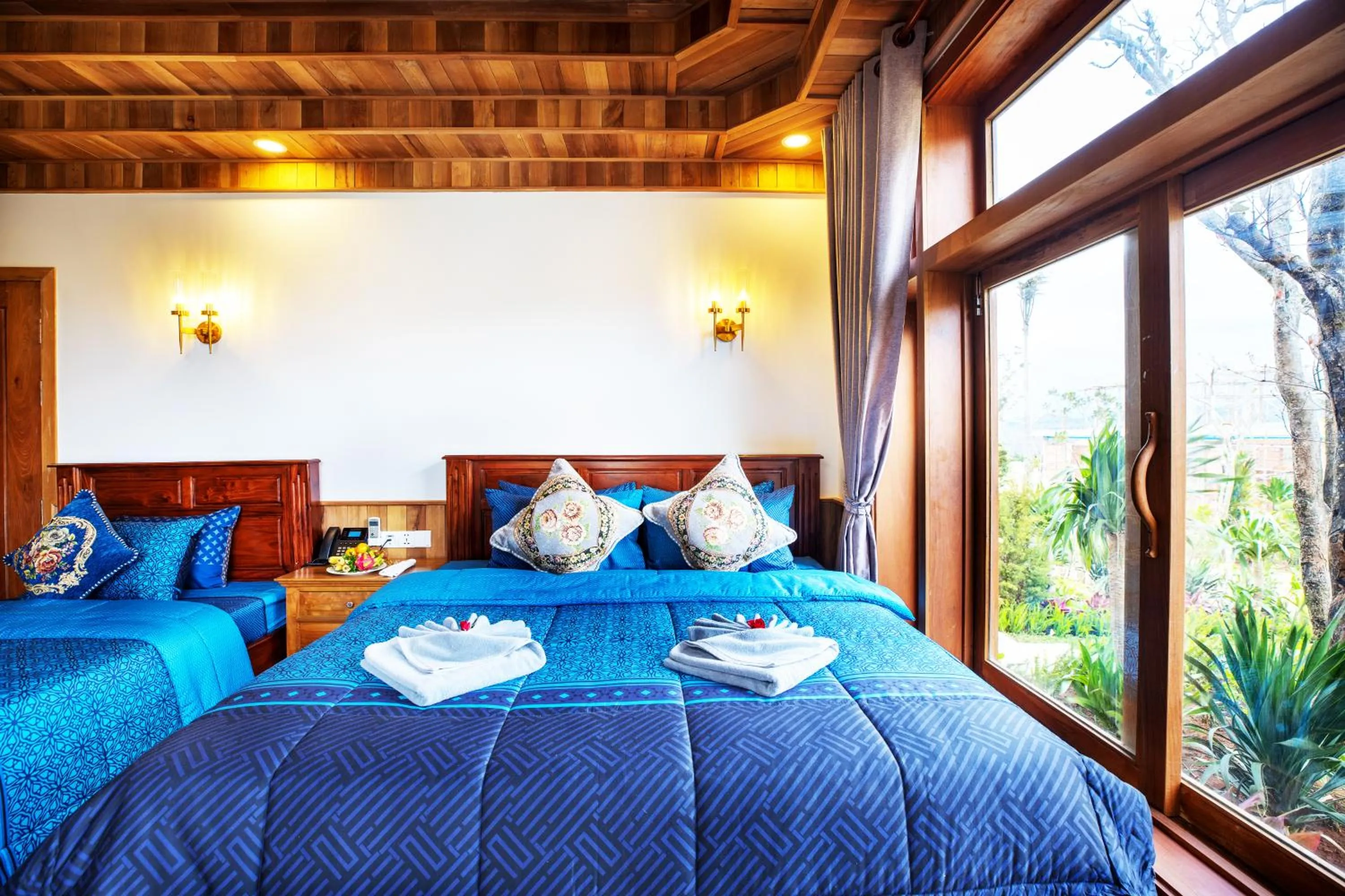 Bed in KNN Luxury Hill