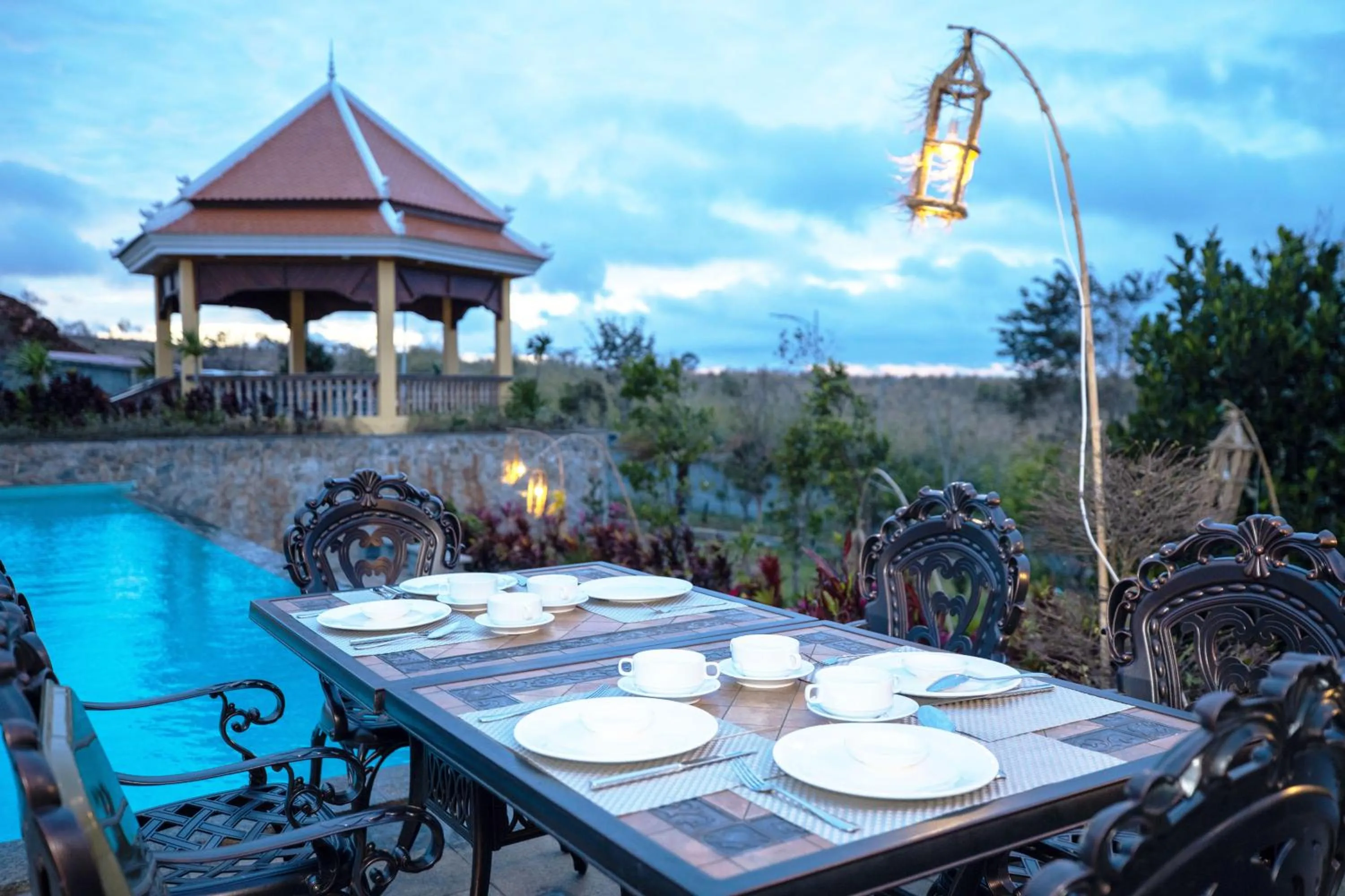 Patio in KNN Luxury Hill