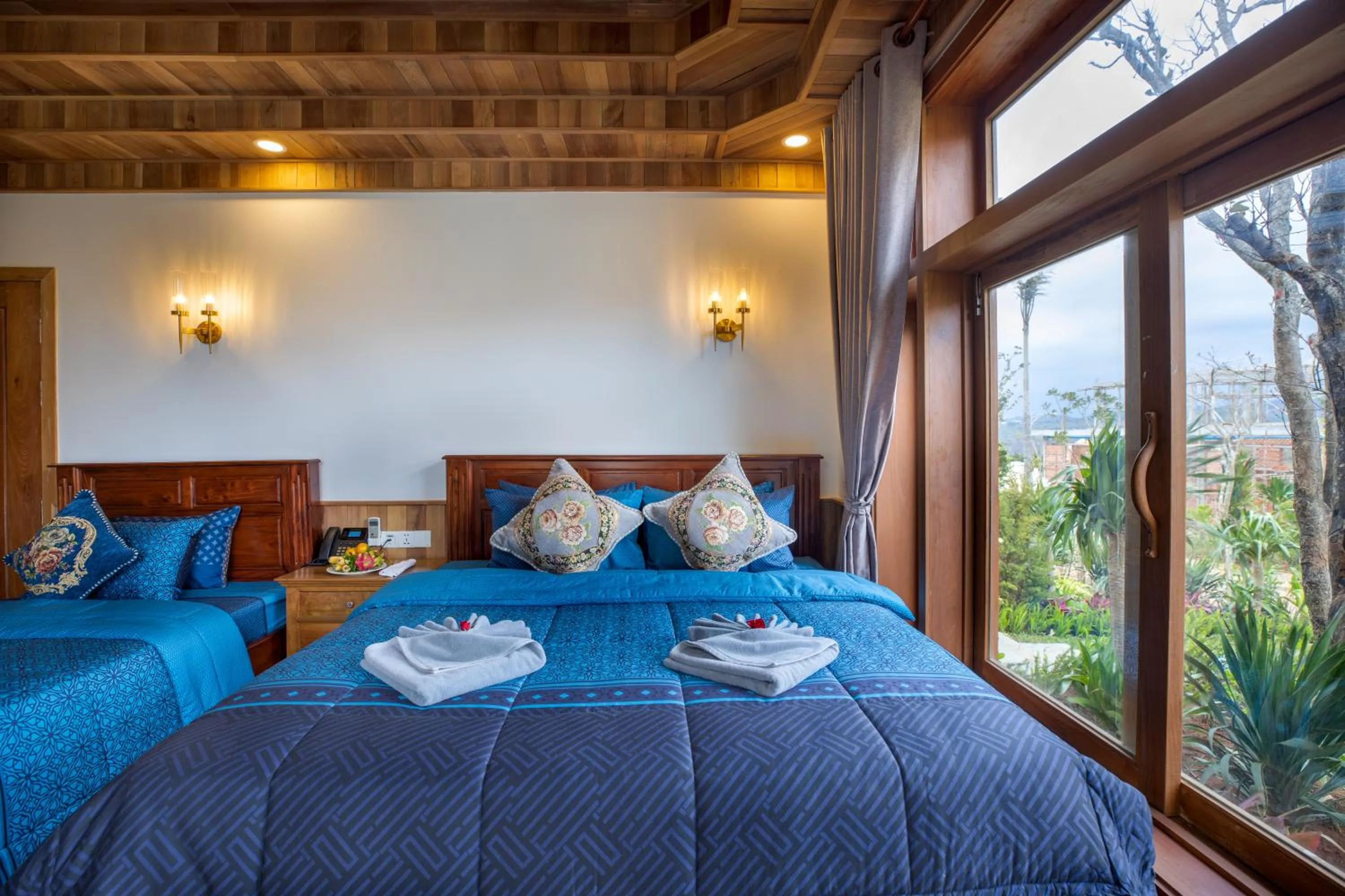 Bed in KNN Luxury Hill