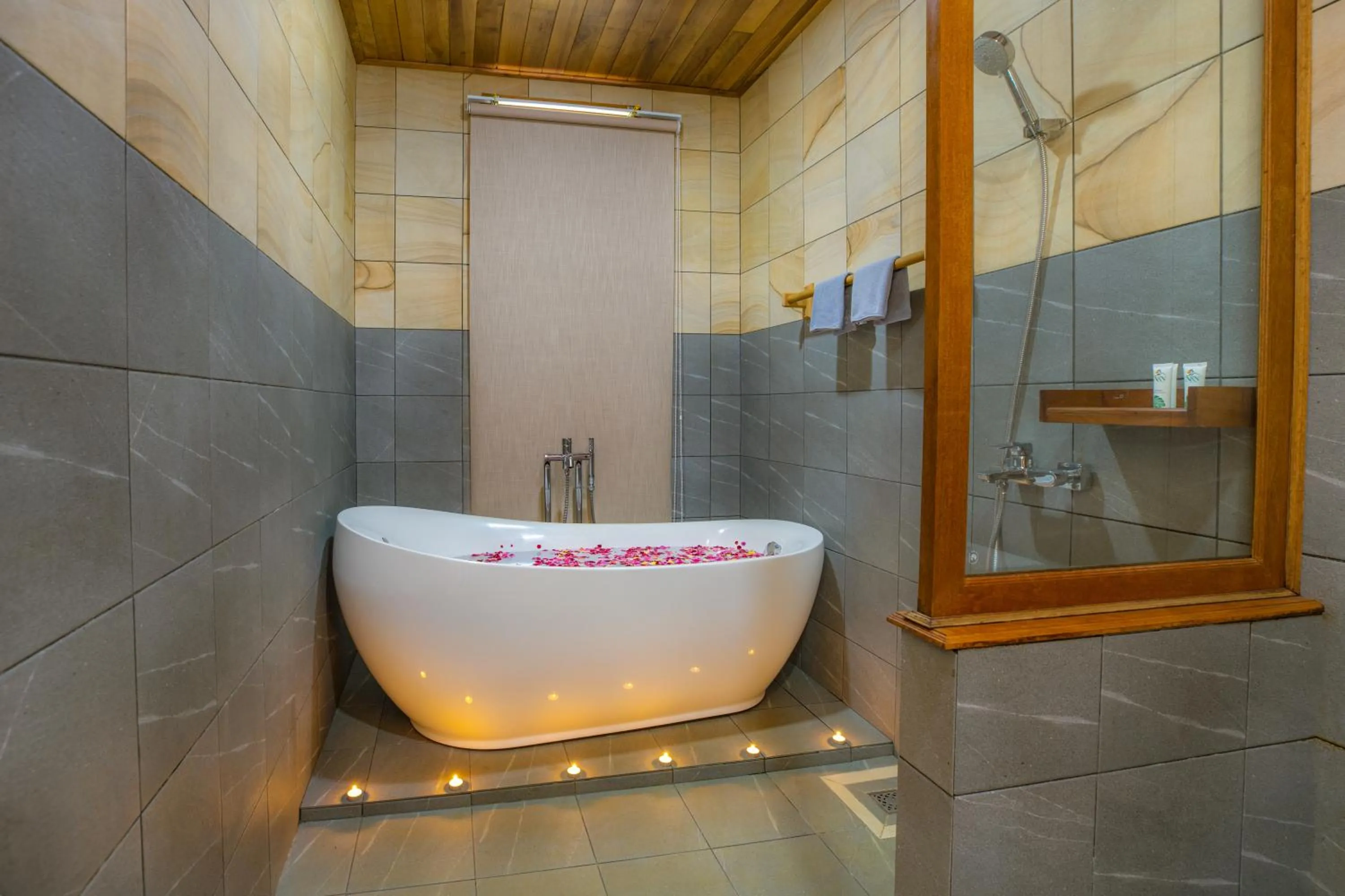 Bathroom in KNN Luxury Hill