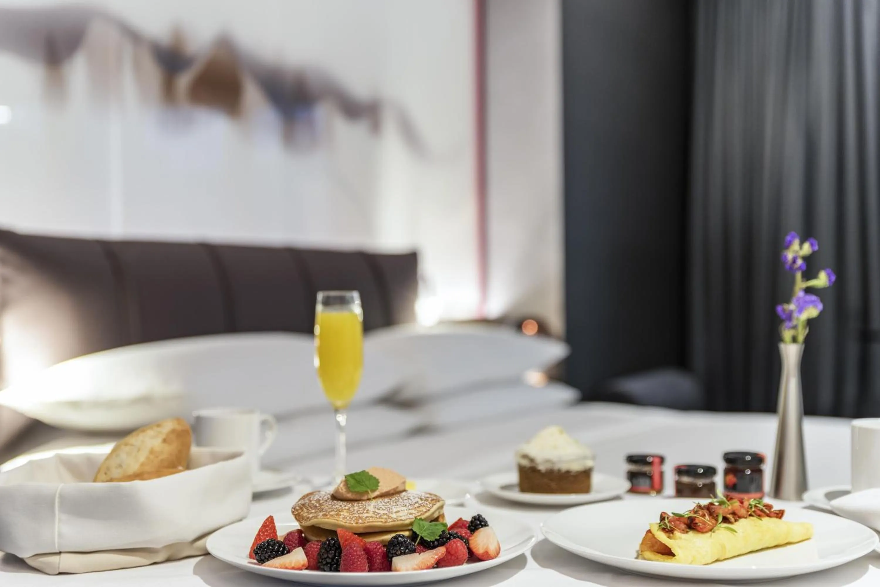 Restaurant/places to eat, Bed in Andaz Condesa Mexico City, By Hyatt