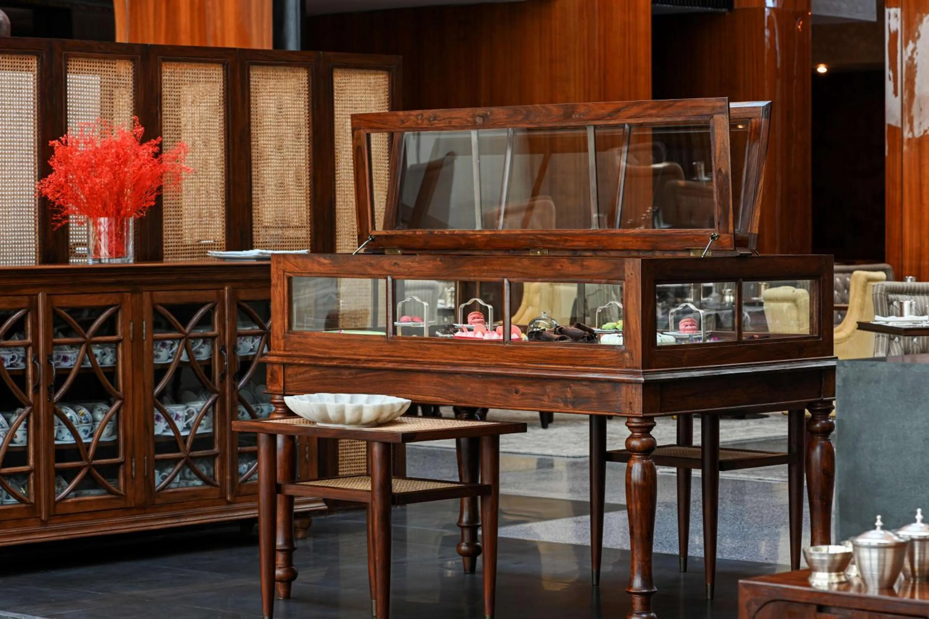 Lounge or bar in Grand Hyatt Gurgaon