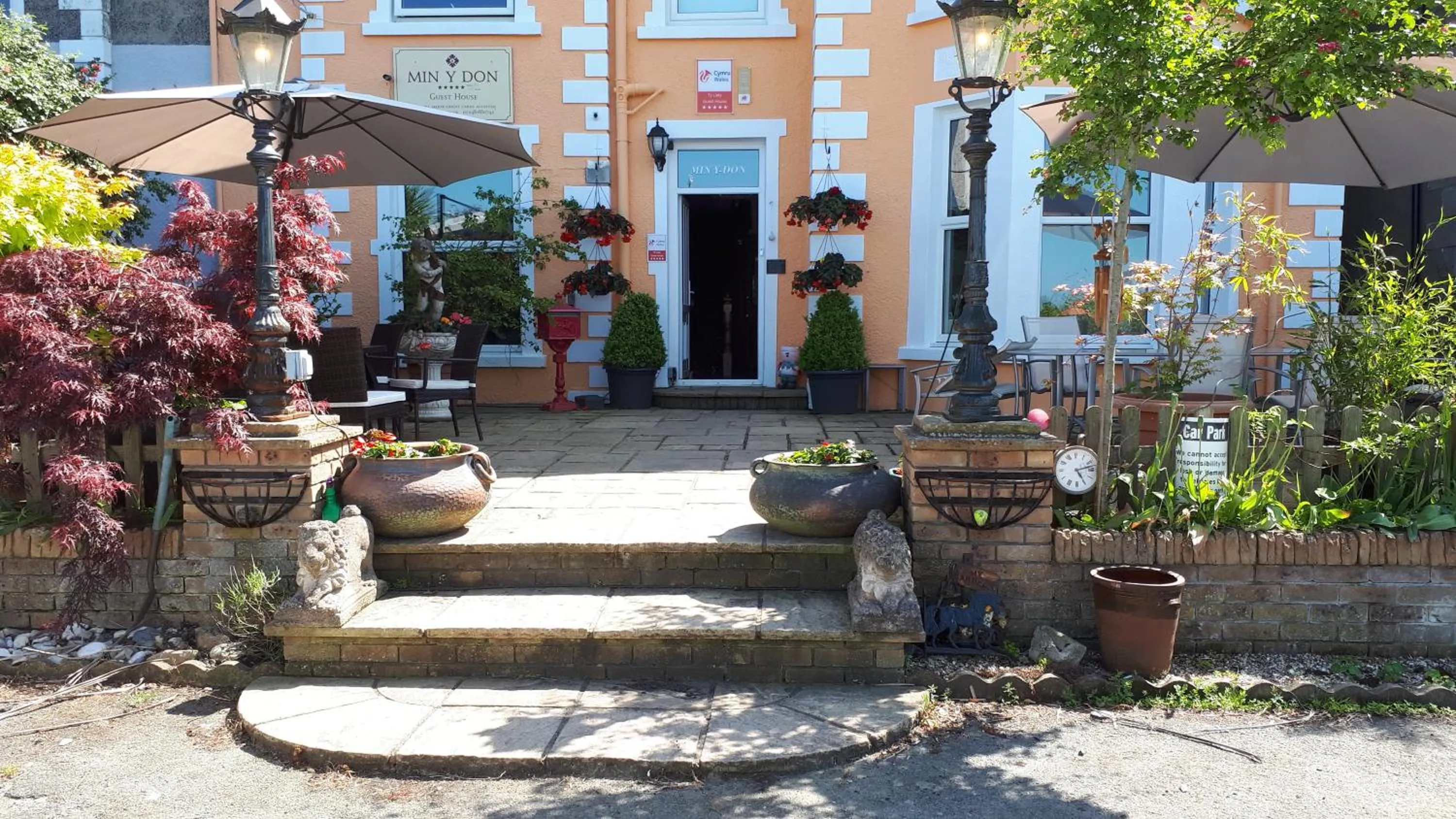 Facade/entrance in Min y Don Guest House