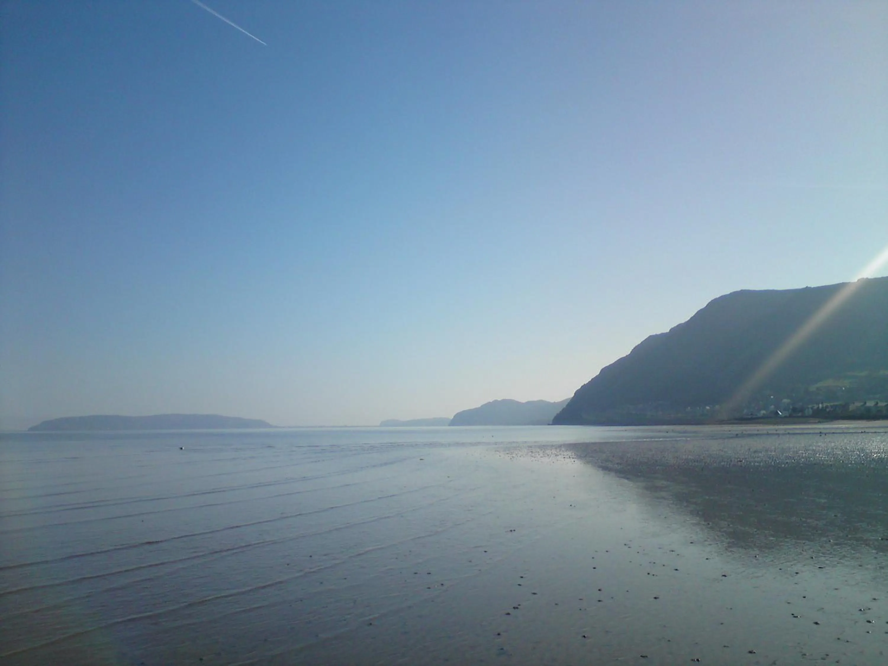 Beach in Min y Don Guest House