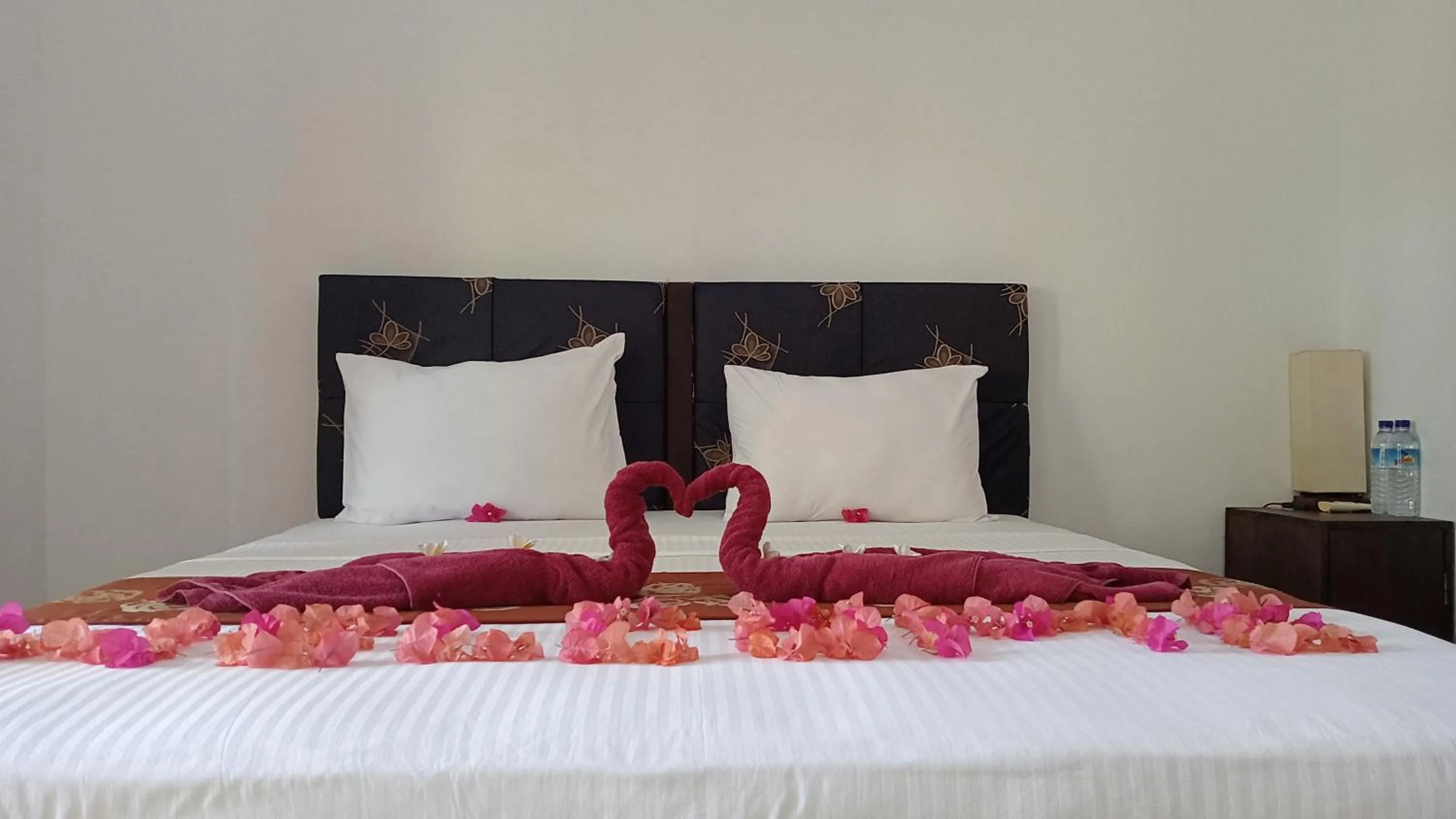 Bed in Ani Bungalows
