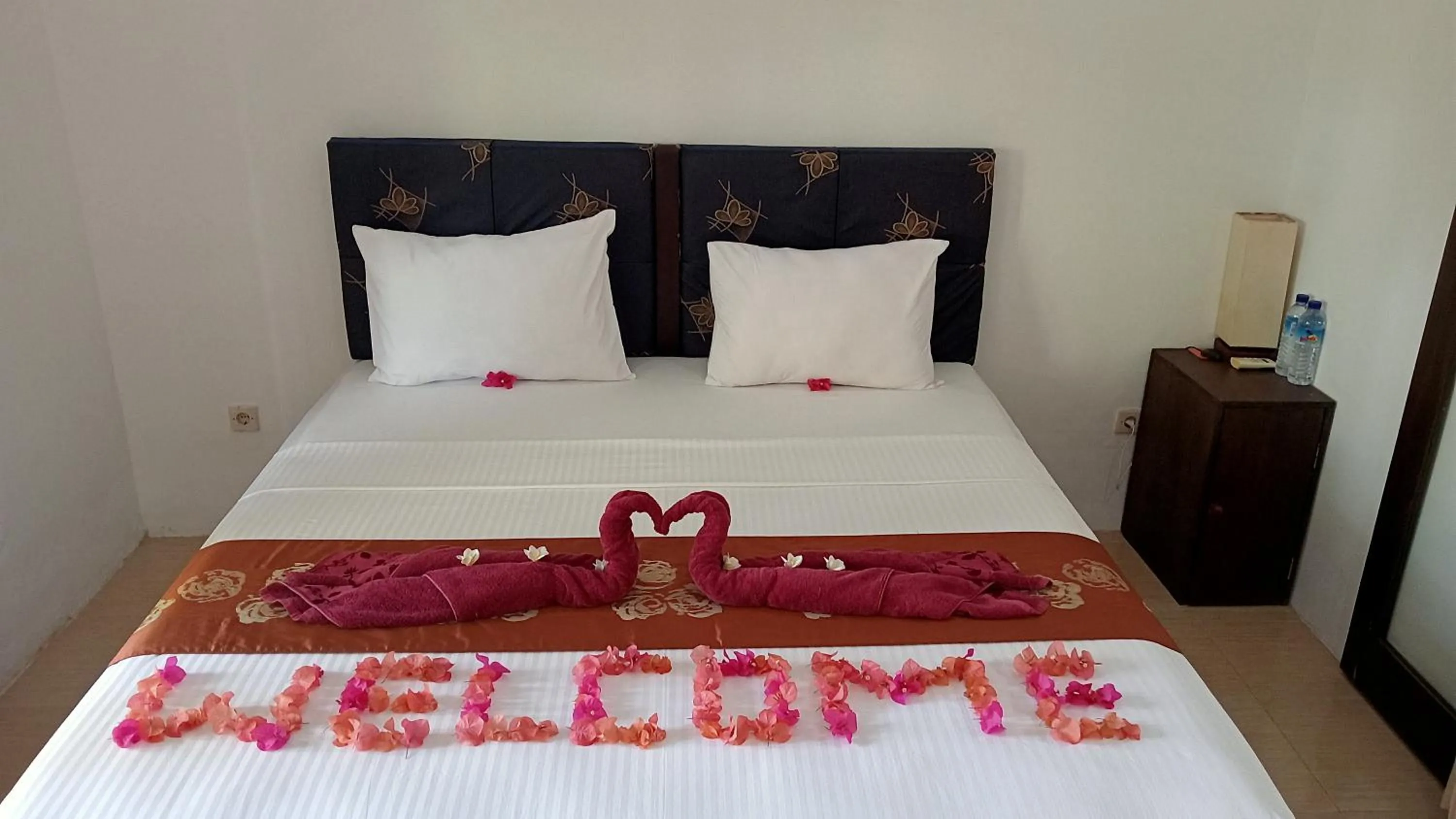 Bed in Ani Bungalows