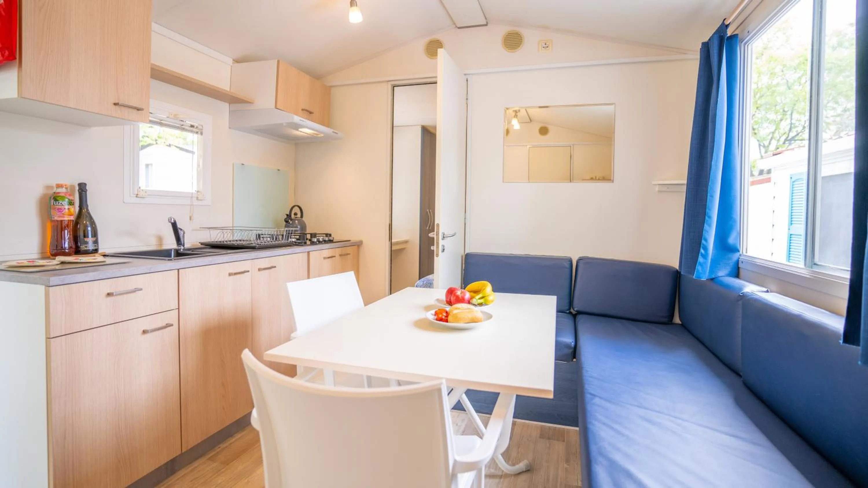 Kitchen or kitchenette in Happy Camp Mobile Homes in Brioni Sunny Camping