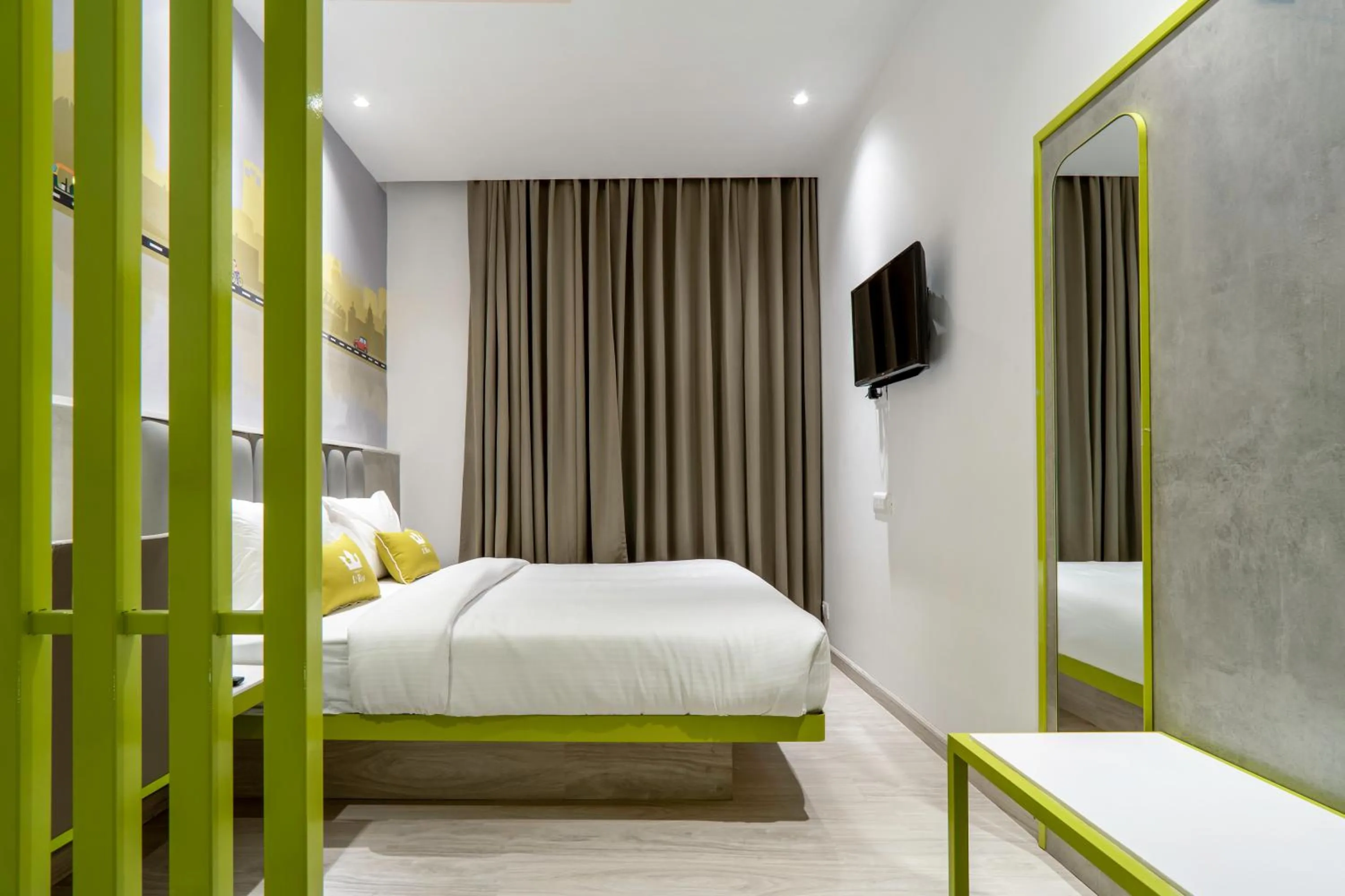 Bedroom, Bed in Le ROI Express Paharganj