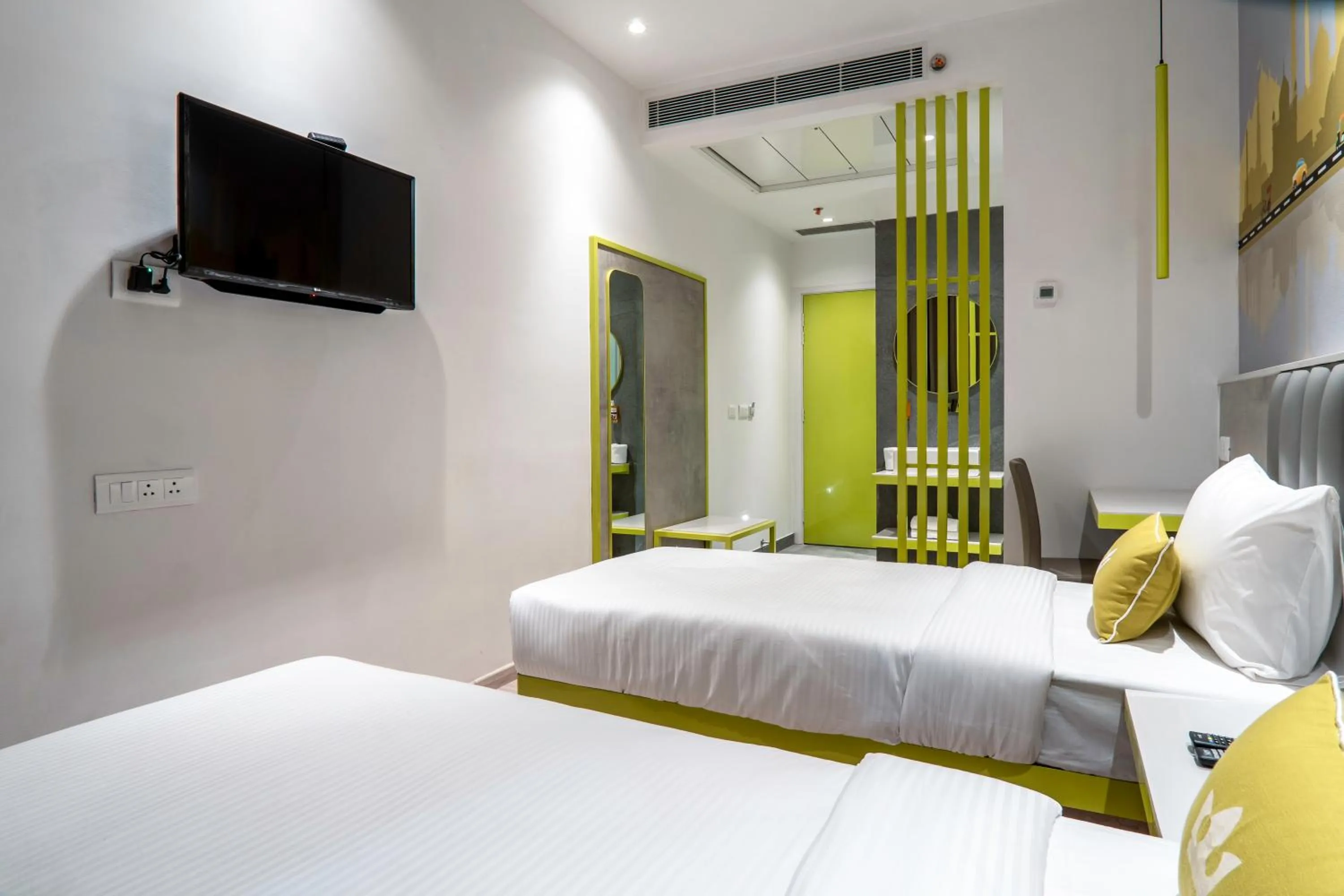 Bedroom, Bed in Le ROI Express Paharganj