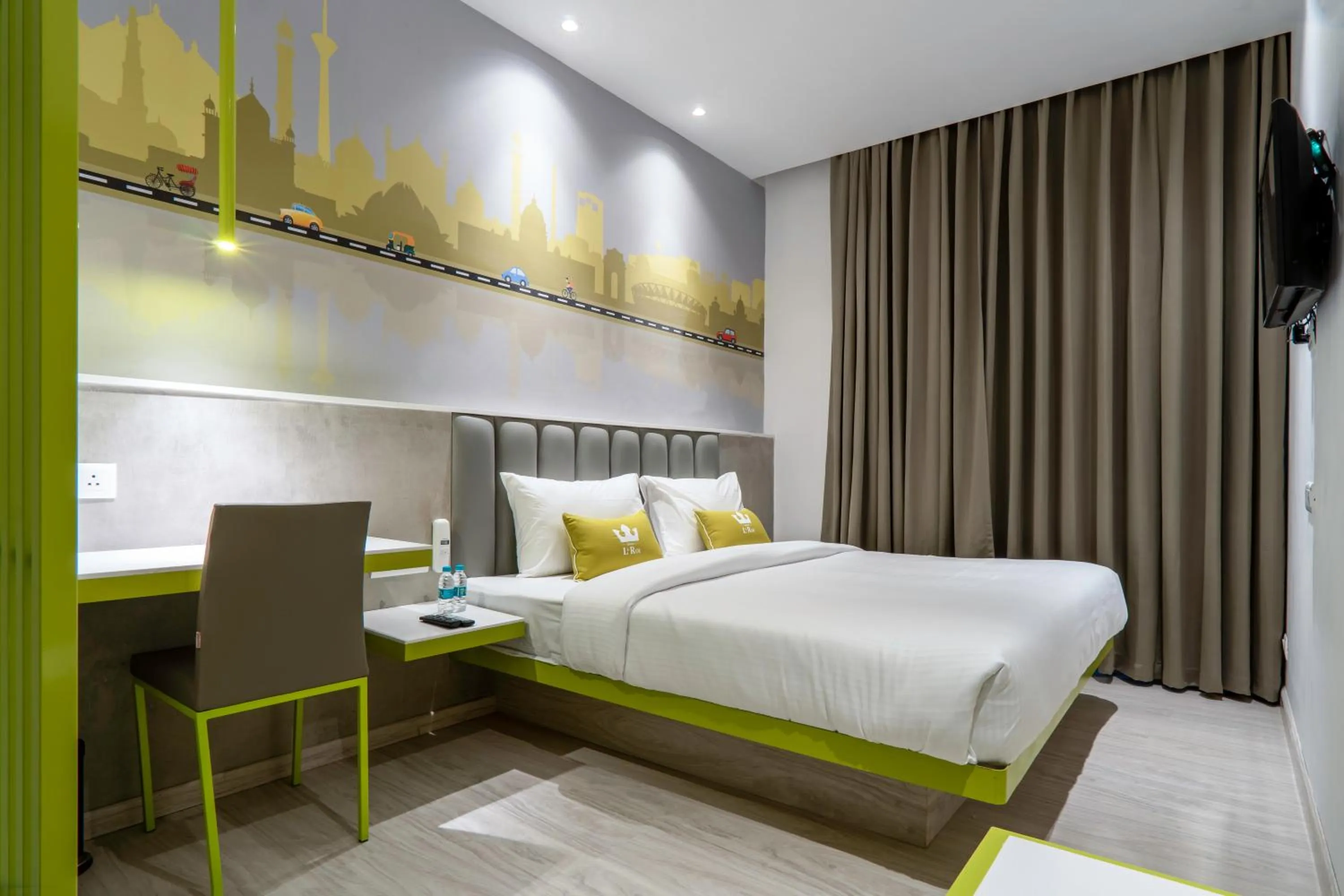 Bedroom, Bed in Le ROI Express Paharganj