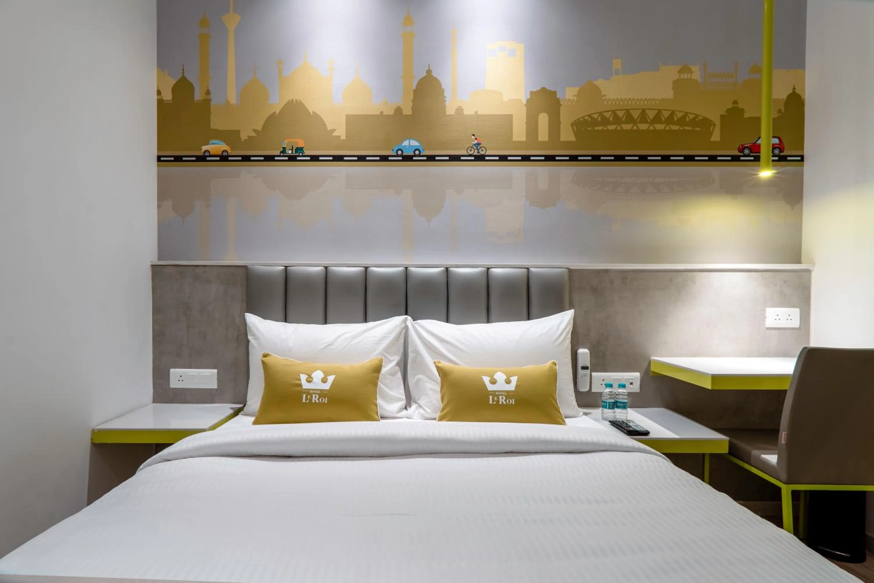 Bedroom, Bed in Le ROI Express Paharganj