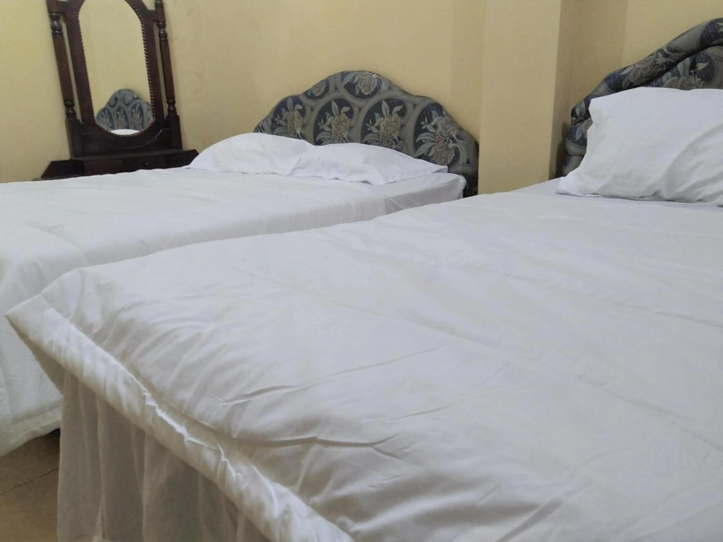 Bedroom, Bed in Hotel Pekalongan Syariah Mitra RedDoorz
