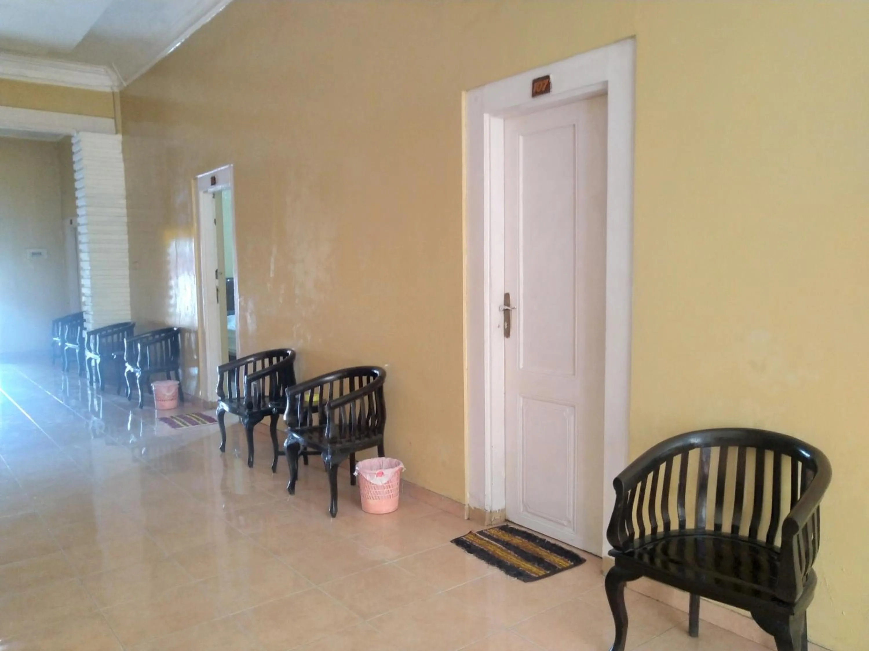 Patio in Hotel Pekalongan Syariah Mitra RedDoorz