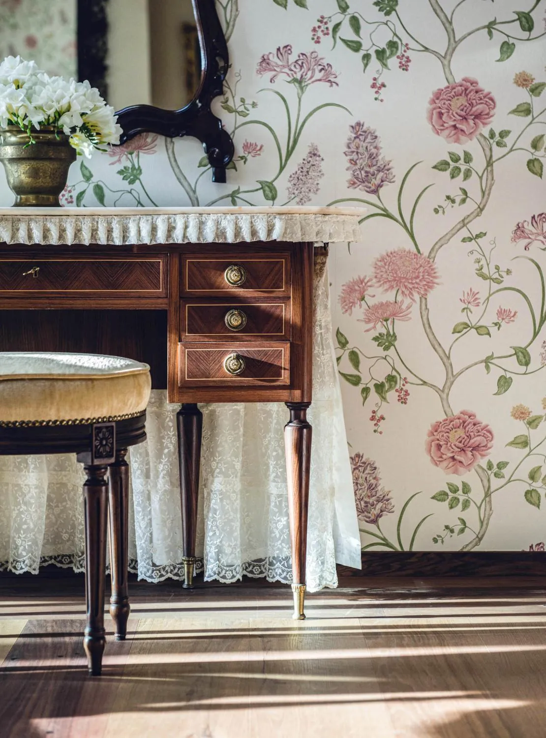 Living room in Relais & Chateaux Hotel Castel Fragsburg