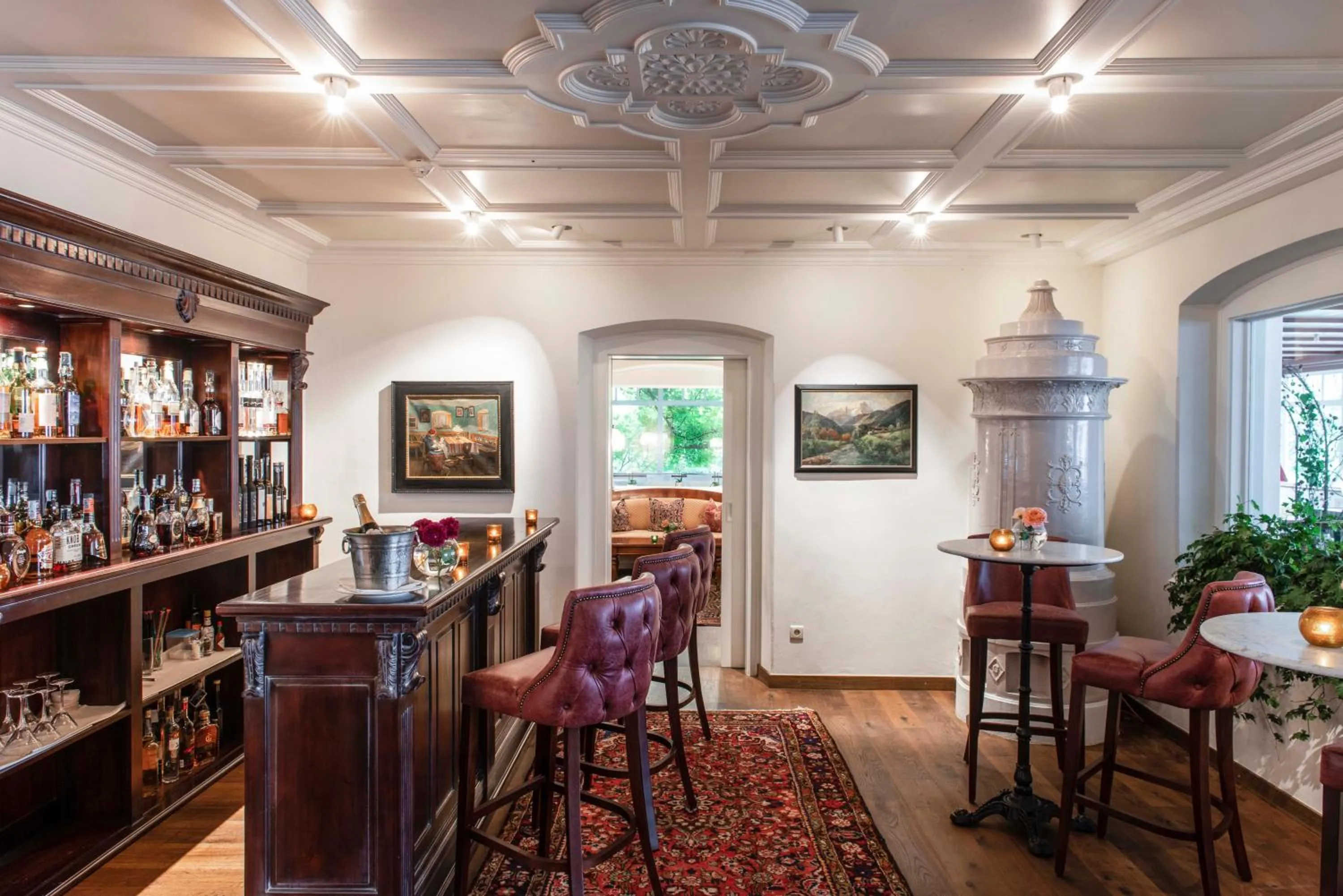 Lounge or bar in Relais & Chateaux Hotel Castel Fragsburg