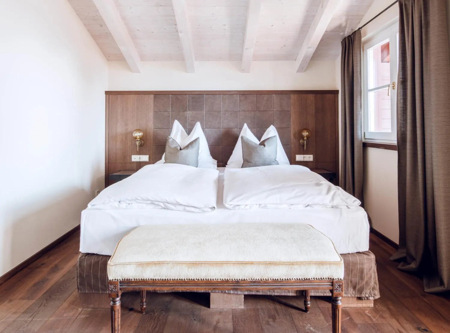 Bed in Relais & Chateaux Hotel Castel Fragsburg