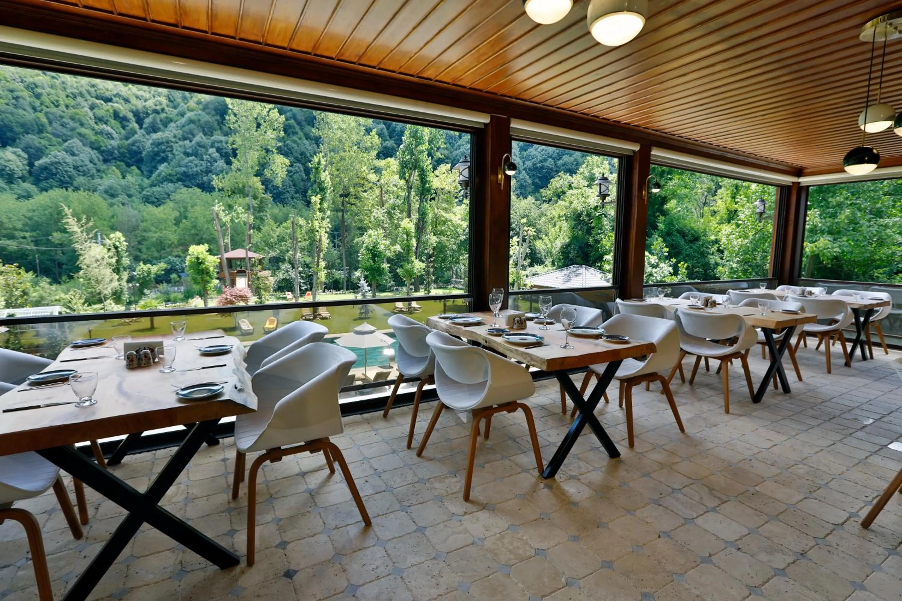 Restaurant/places to eat in Casa Giallo Managed By Dedeman