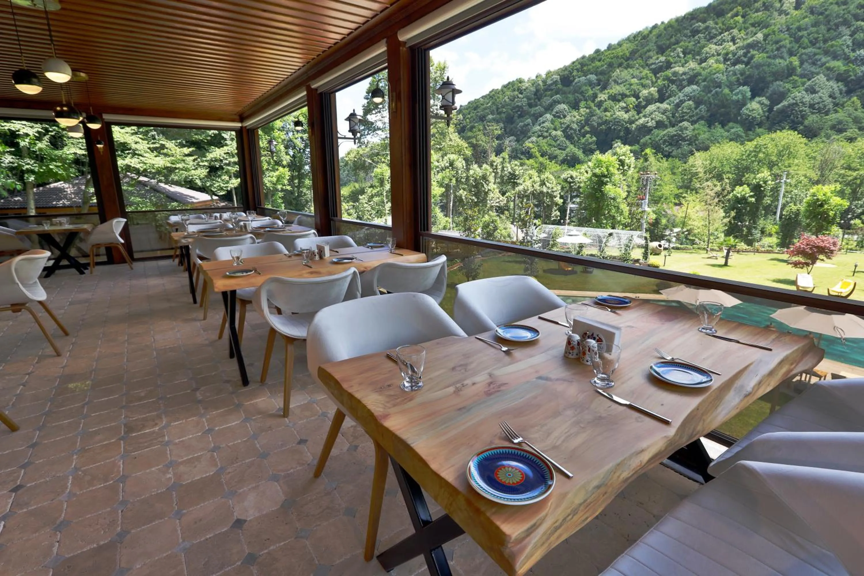 Restaurant/places to eat in Casa Giallo Managed By Dedeman