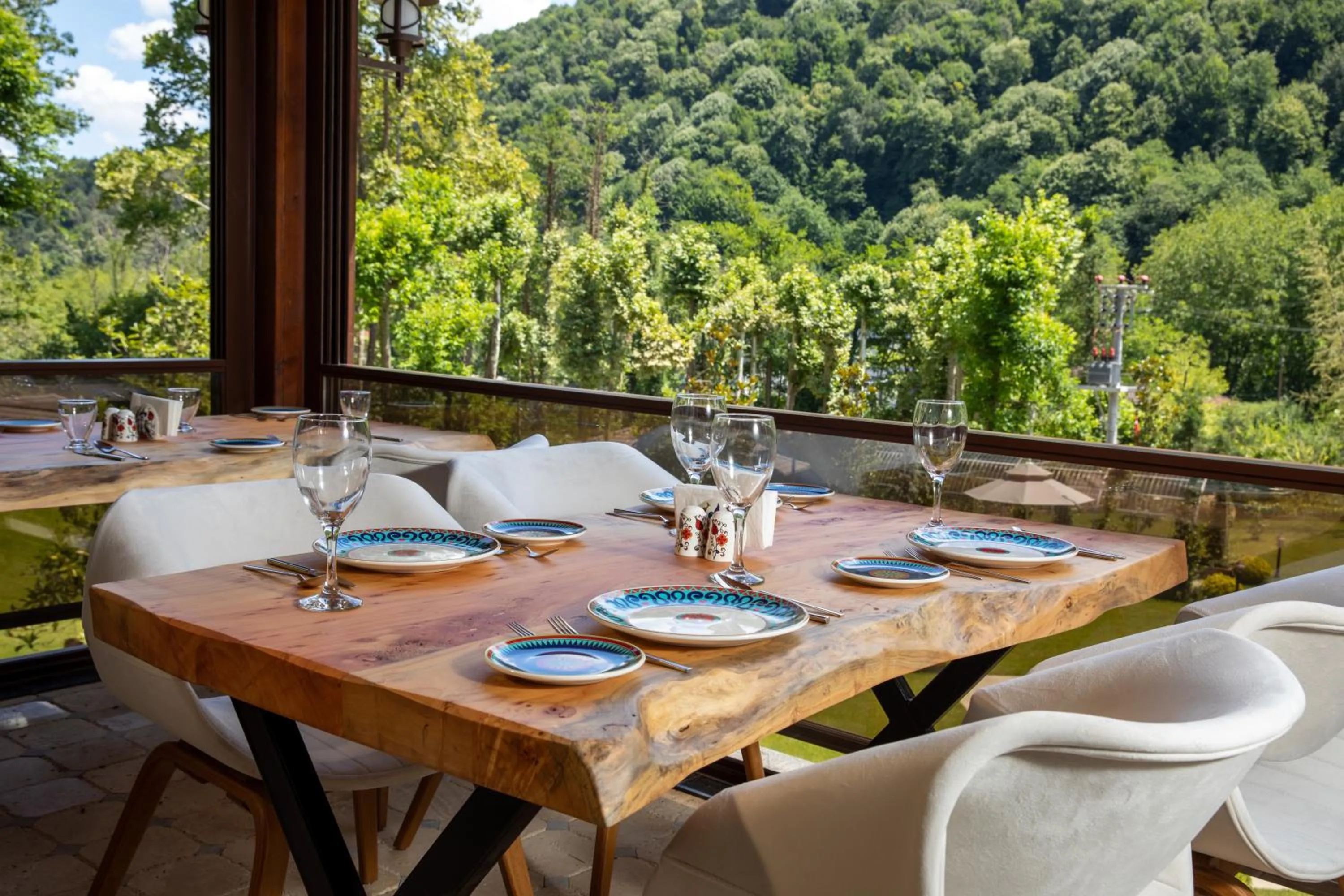 Restaurant/places to eat in Casa Giallo Managed By Dedeman