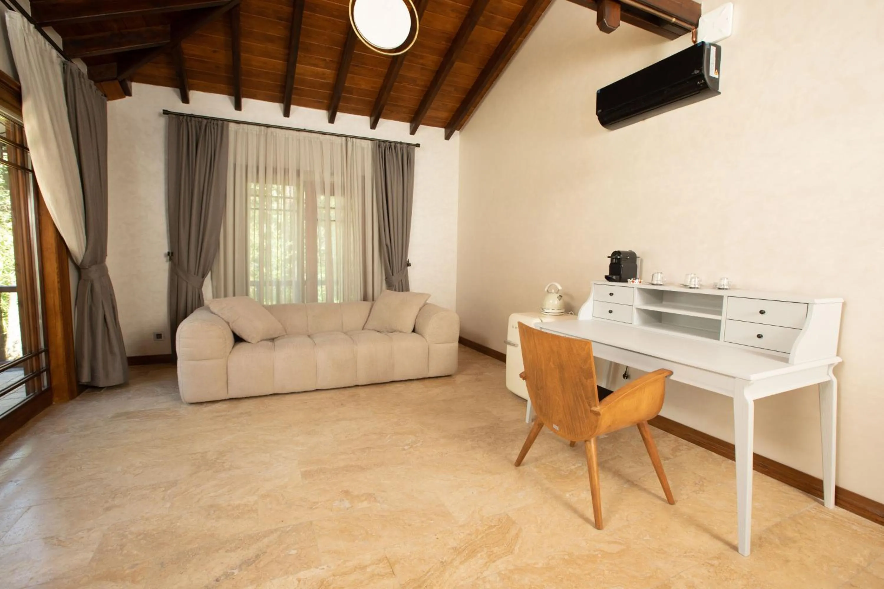 Living room in Casa Giallo Managed By Dedeman